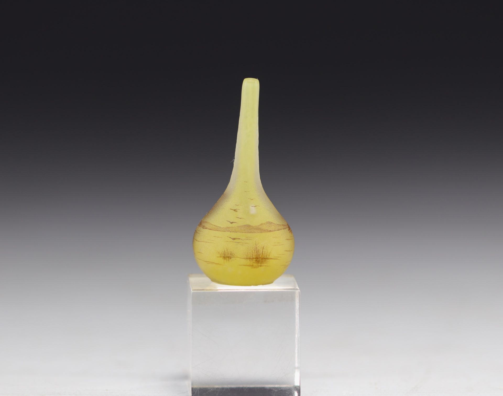DAUM Nancy - Miniature soliflore vase with landscape design on a yellow background. - Bild 4 aus 4