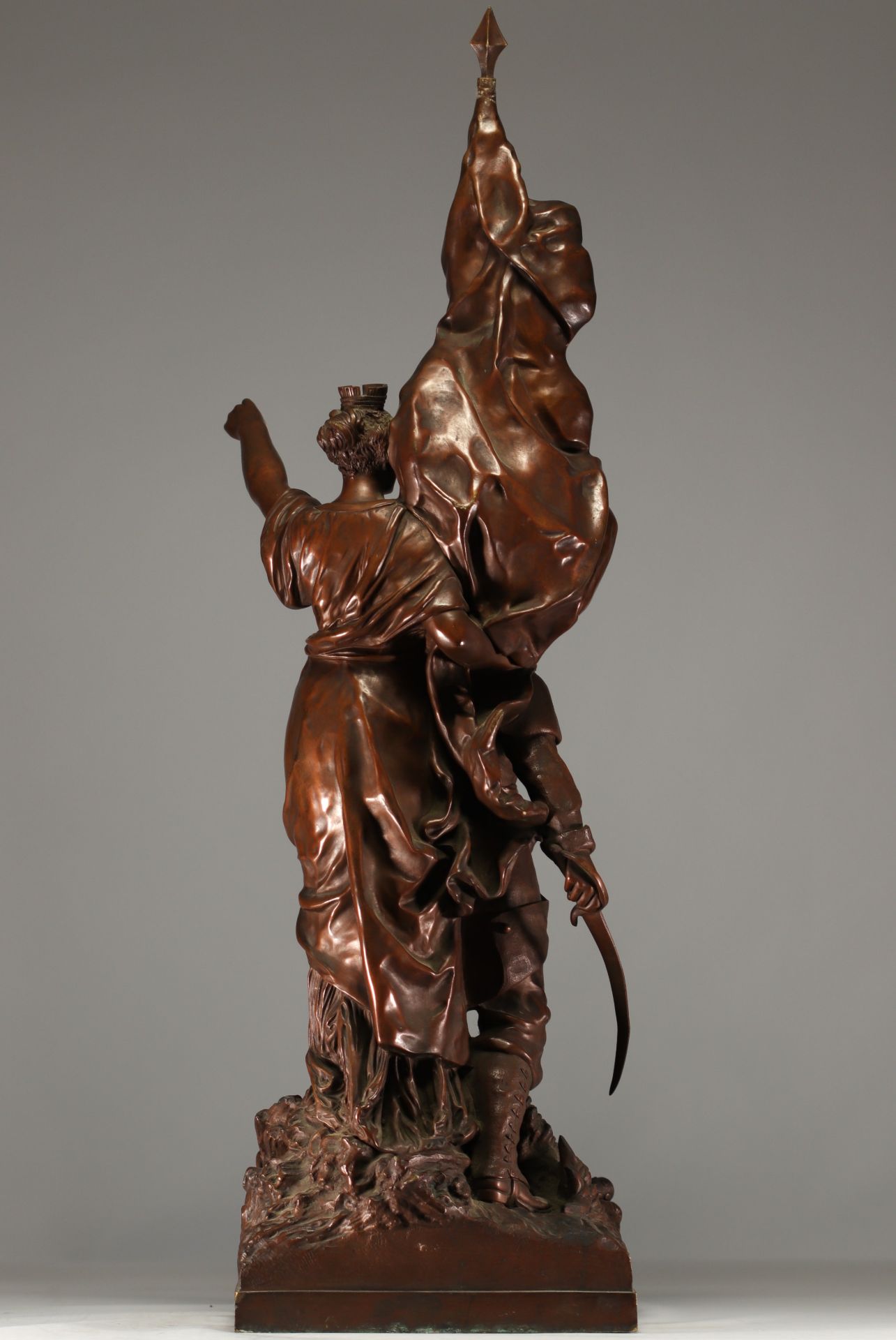 Gustave DORE (1832-1883) - "National defence", an imposing bronze sculpture. - Bild 2 aus 7