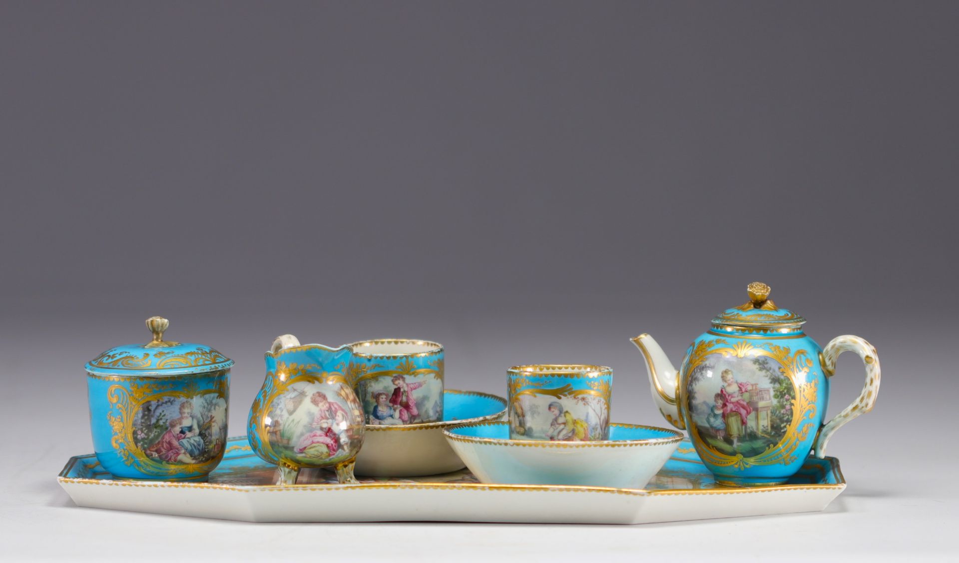 Tete a tete" service in Sevres porcelain on a celestial blue background. - Image 10 of 10