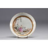 China - Small saucer in Compagnie des Indes porcelain with romantic decoration, 18th century.