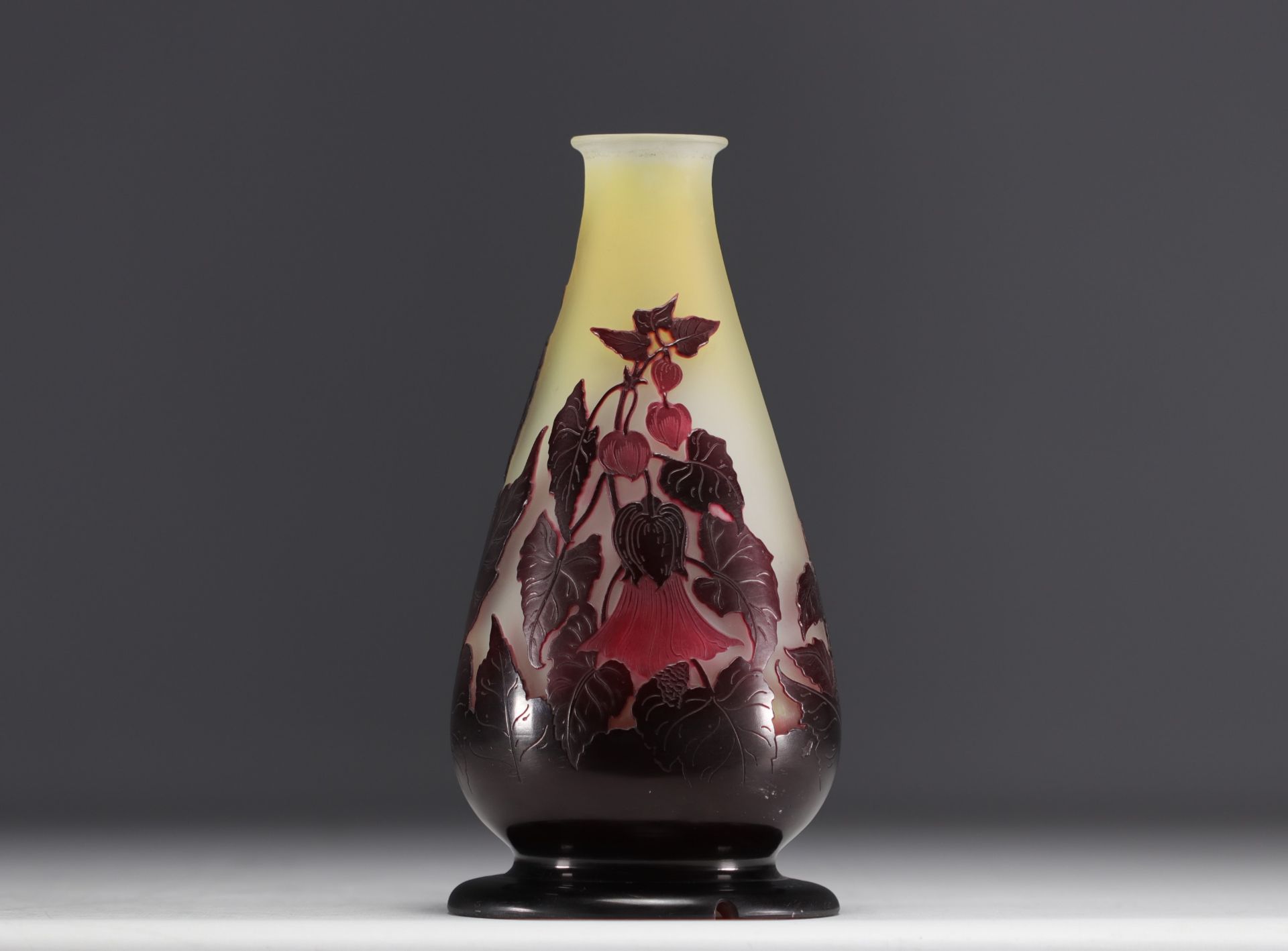 Emile GALLE - Multilayer glass lamp base with flower design. - Image 2 of 4