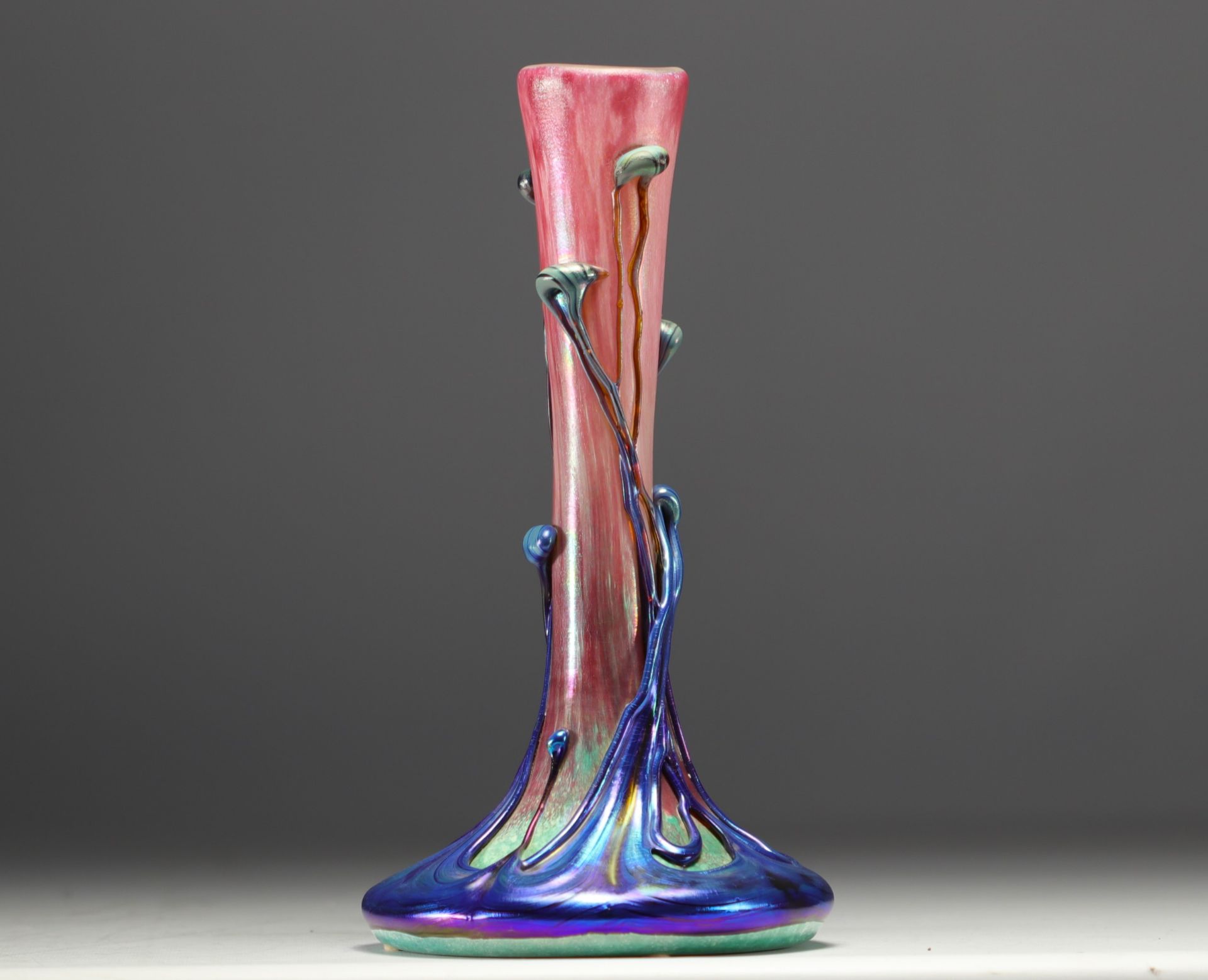 Michele LUZORO (1949 - ) Novaro workshop - Blown glass vase in shades of pink, blue and green. - Image 3 of 4