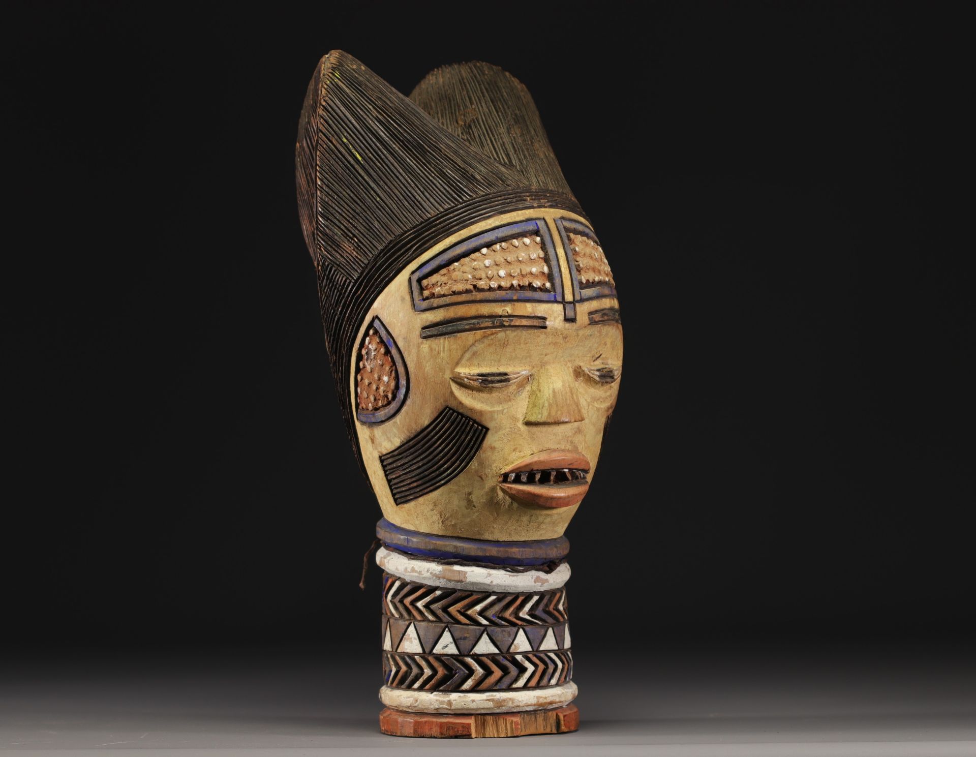 Dance puppet head - Kuyu - Rep.Dem.Congo - Image 3 of 5