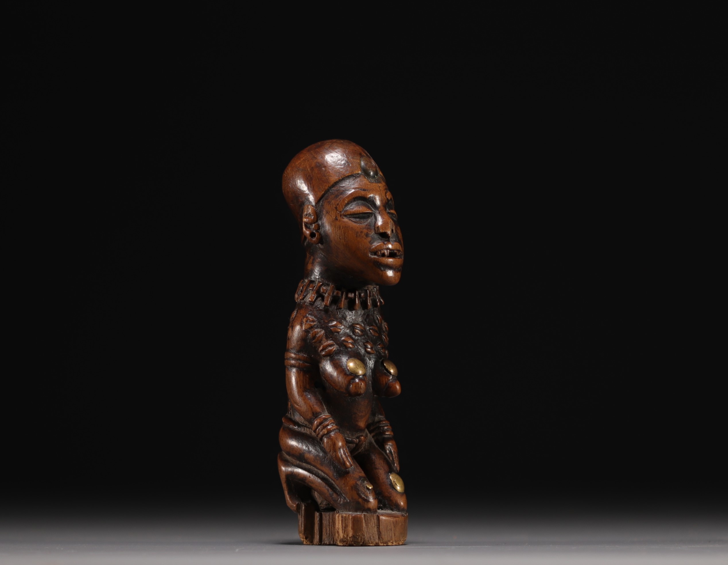 Female figure - Yombe - Rep.dem.Congo