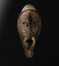 Large Sepik mask in raffia -Papua New Guinea