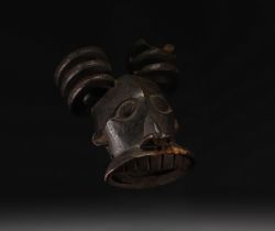 Bamileke monumental mask - Cameroon