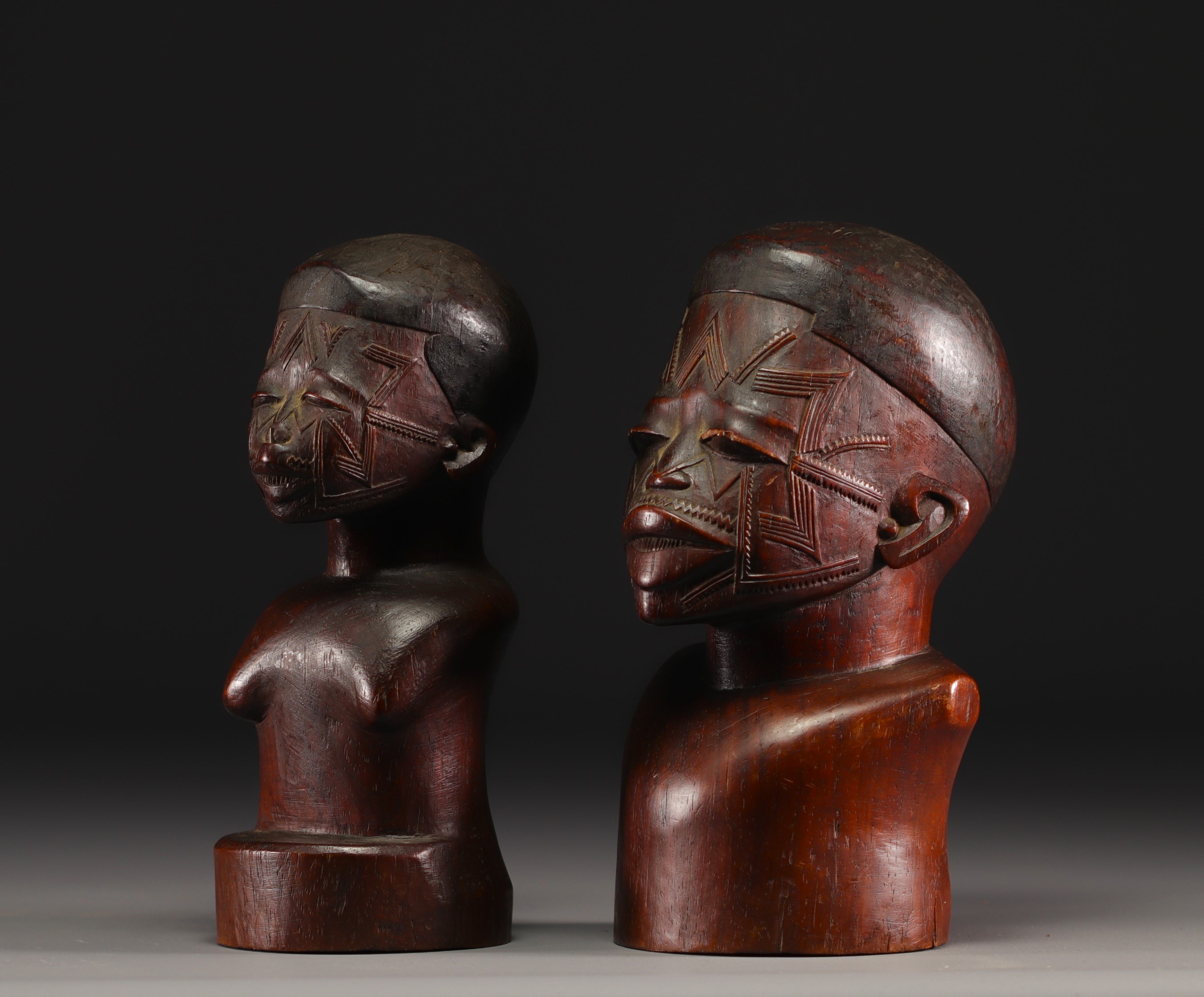 2 Makonde carved busts - Mozambique - Image 2 of 5