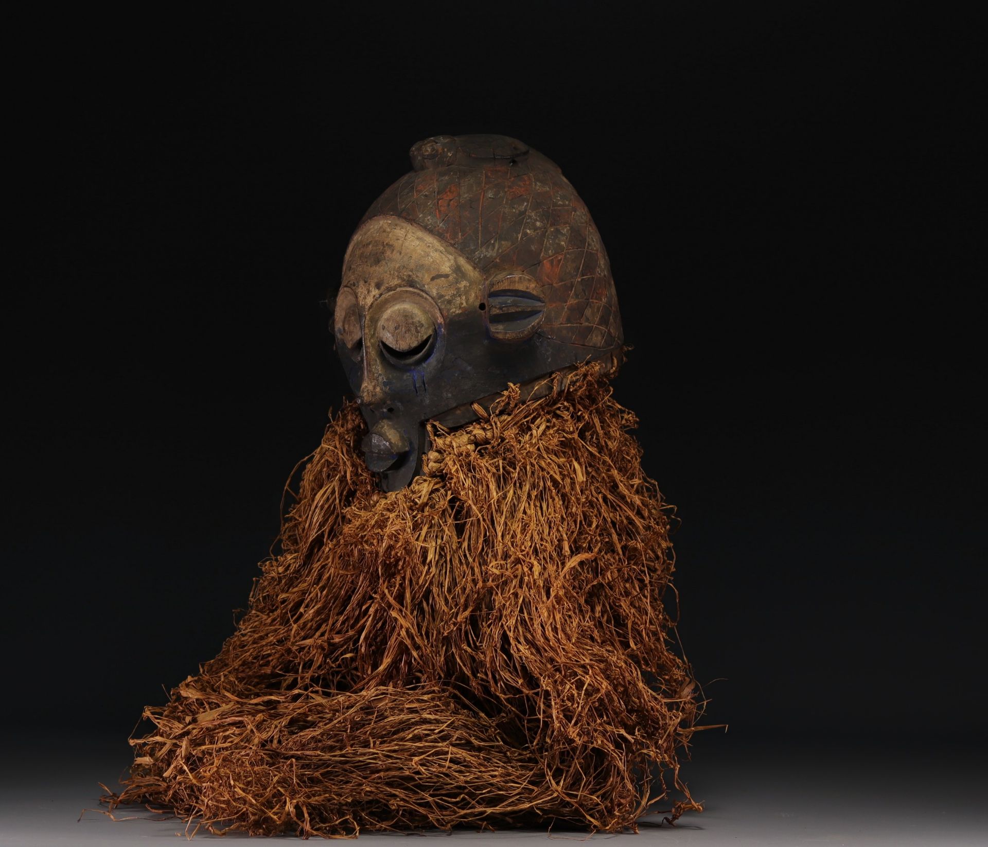 Holo mask - Dem.Rep. Congo - Image 4 of 6