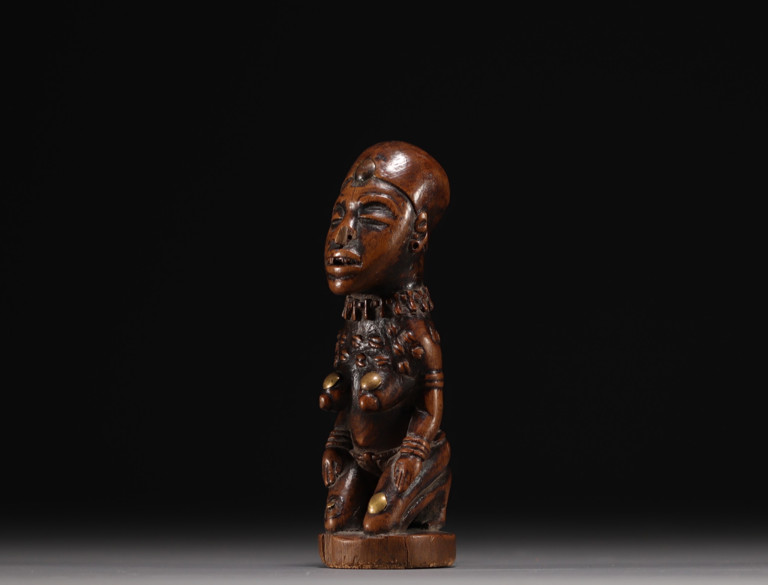 Female figure - Yombe - Rep.dem.Congo - Image 4 of 5