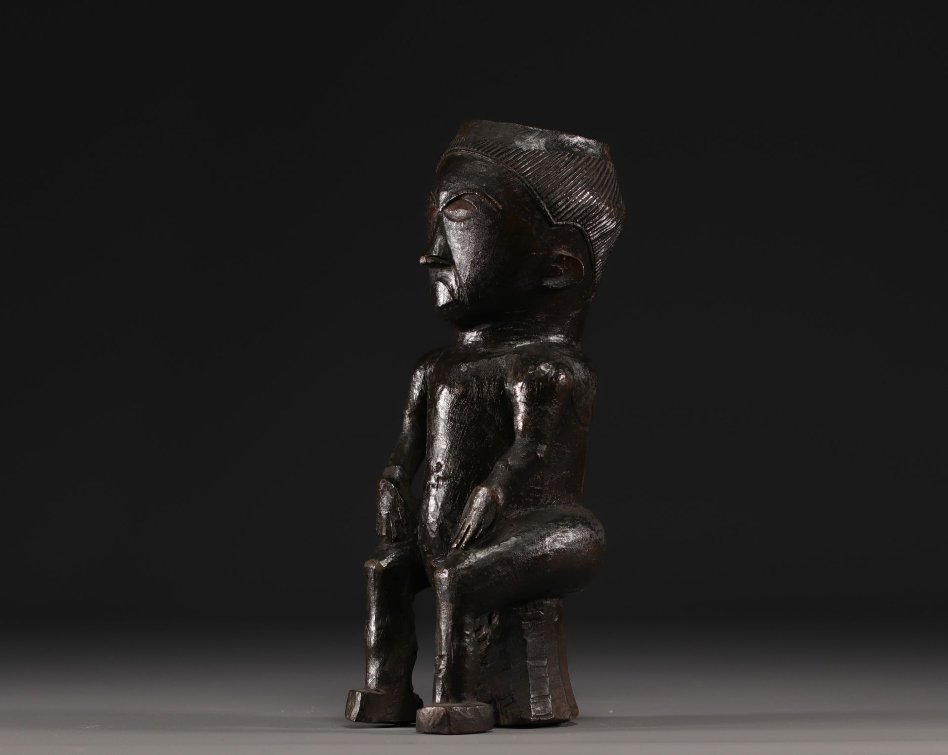Large Kuba cup depicting a seated figure - Rep.Dem.Congo - Image 2 of 4
