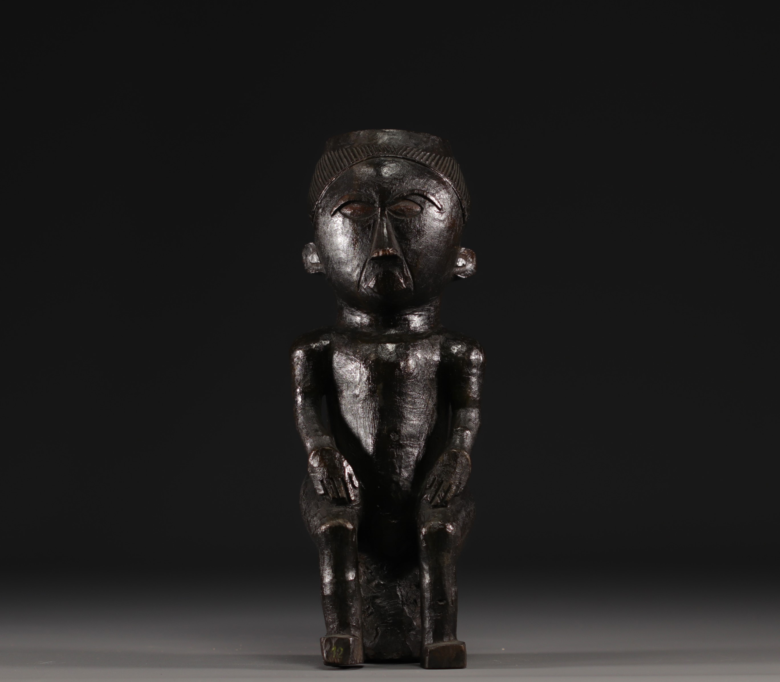 Large Kuba cup depicting a seated figure - Rep.Dem.Congo - Image 3 of 4