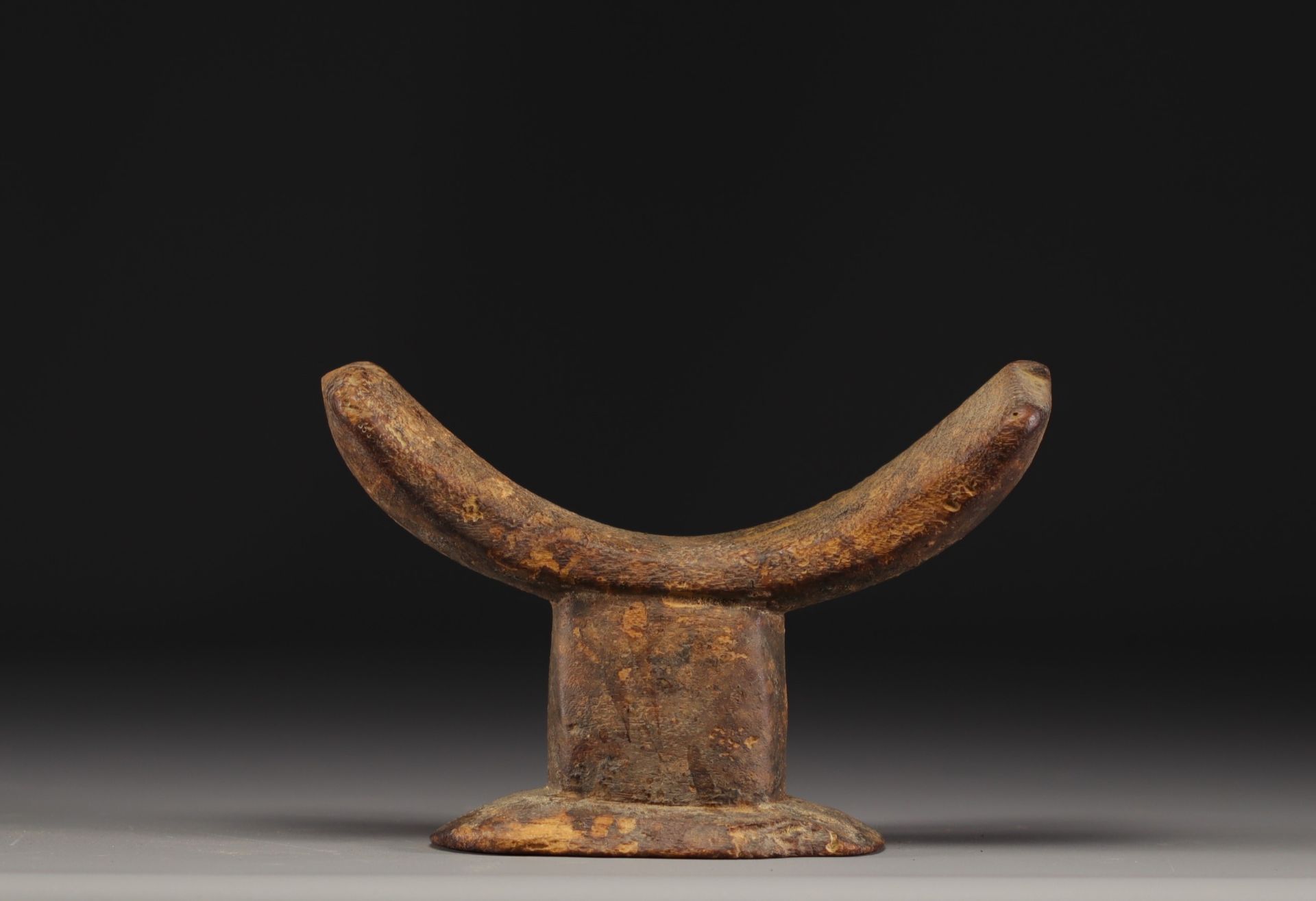 Headrest - Tellem - ca 16th century