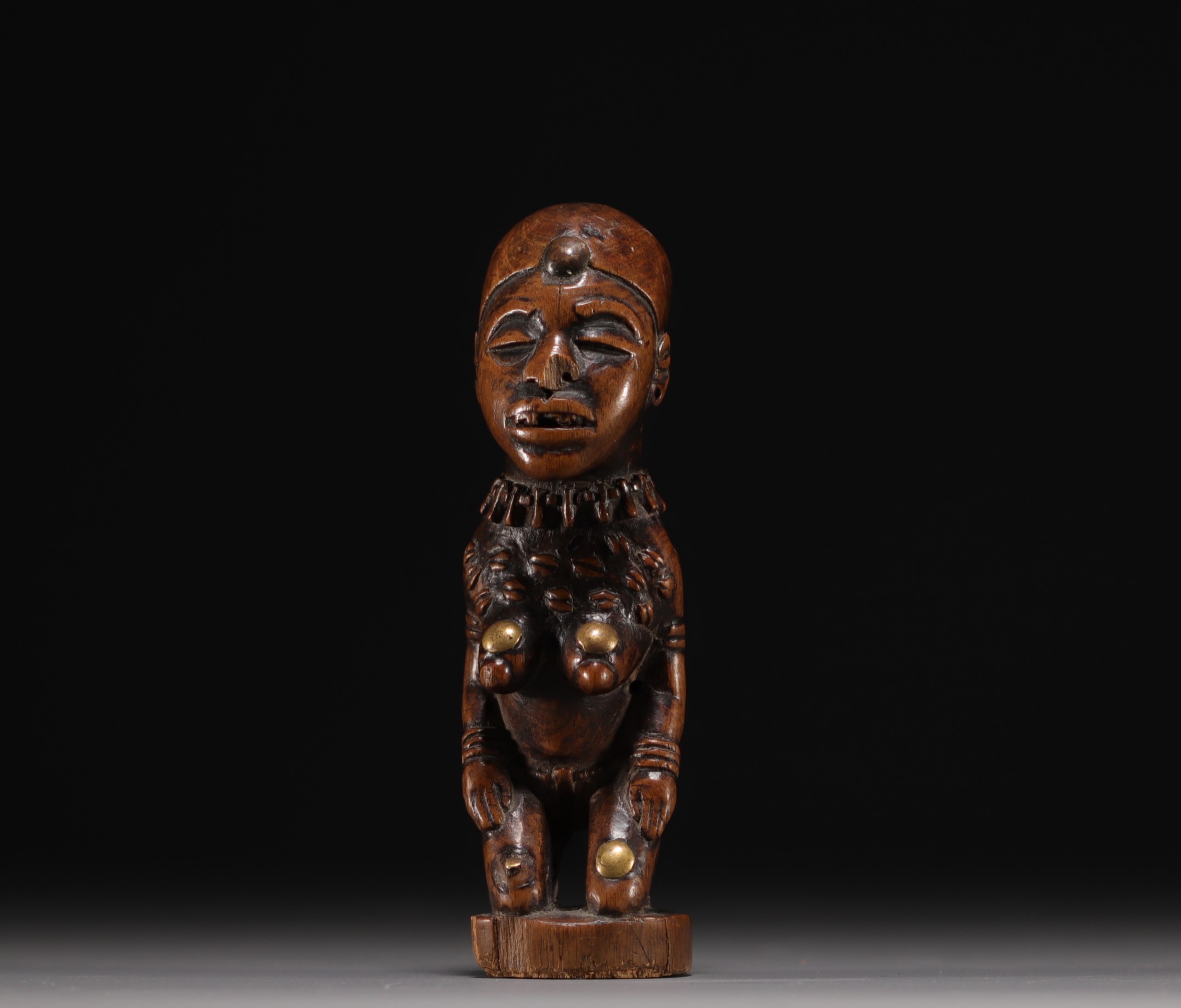 Female figure - Yombe - Rep.dem.Congo - Image 2 of 5