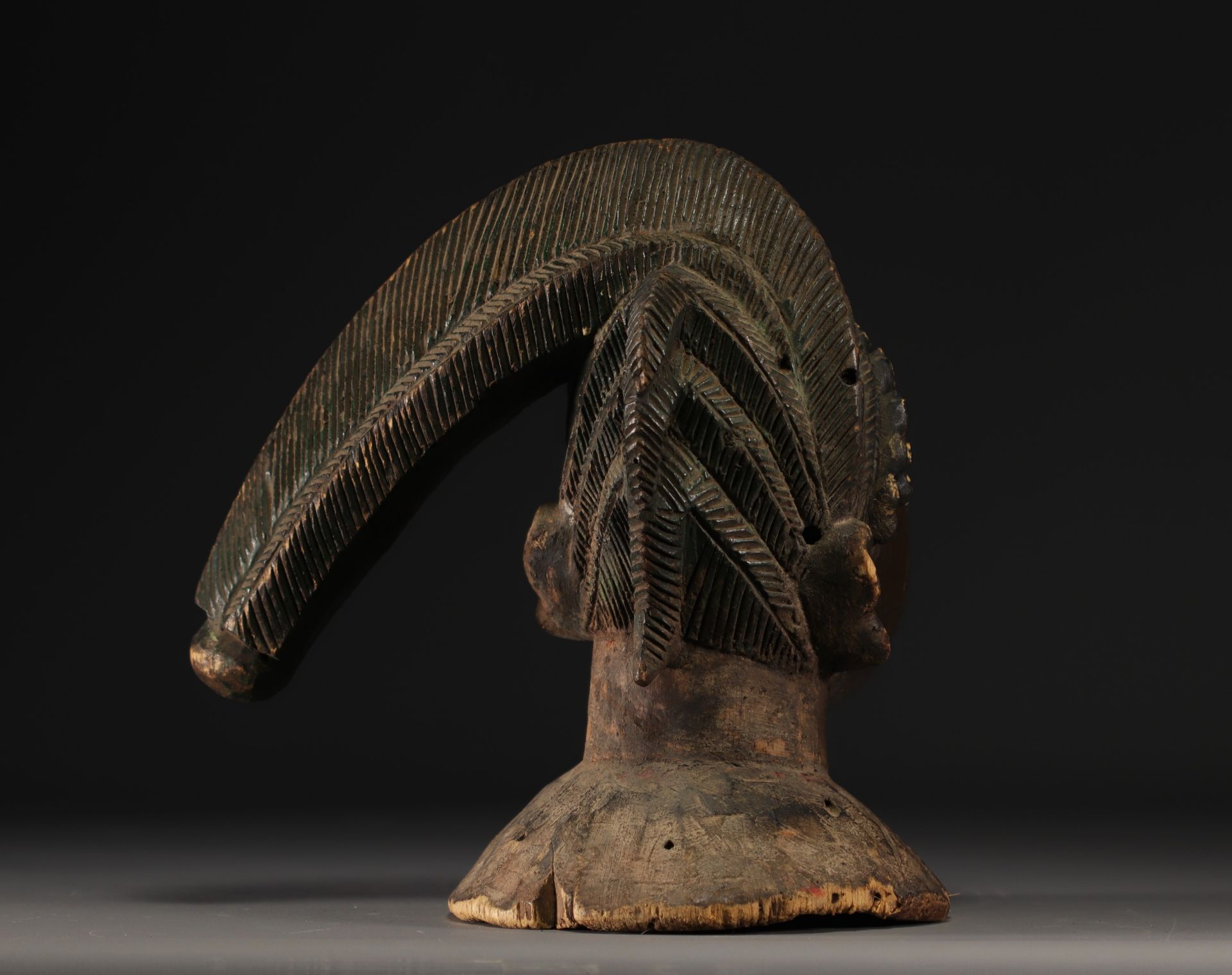 Crest mask - Yoruba - Nigeria - Image 3 of 3