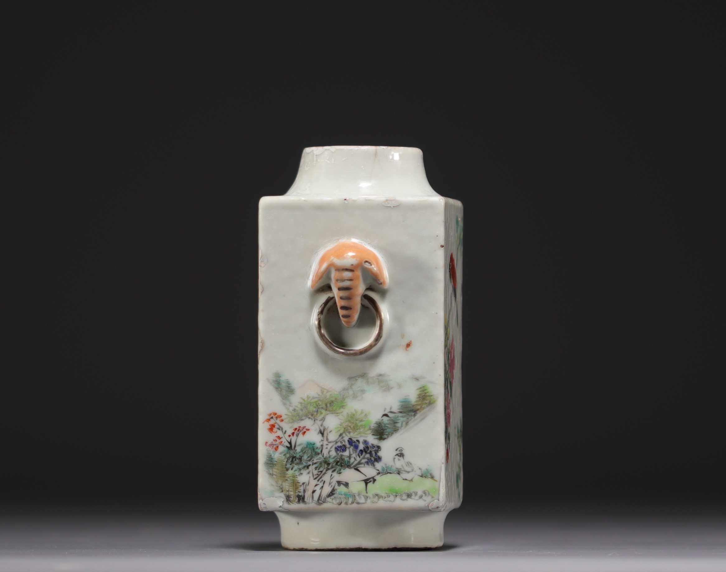 China - Porcelain quadrangular vase decorated with birds. - Image 2 of 5
