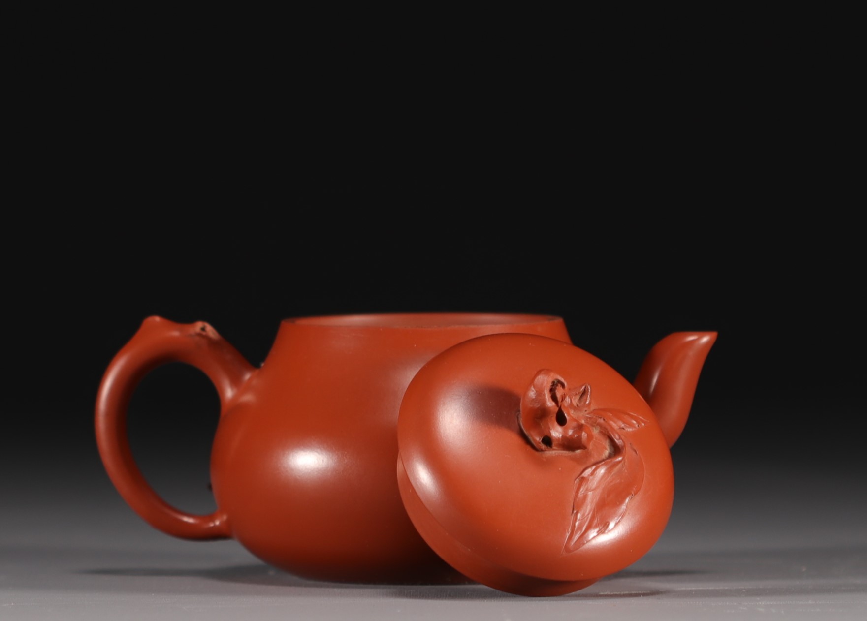 China - Set of two Yixing Chinese teapots. - Image 3 of 9