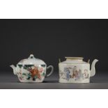 China - Set of two porcelain teapots decorated with warriors and dignitaries.