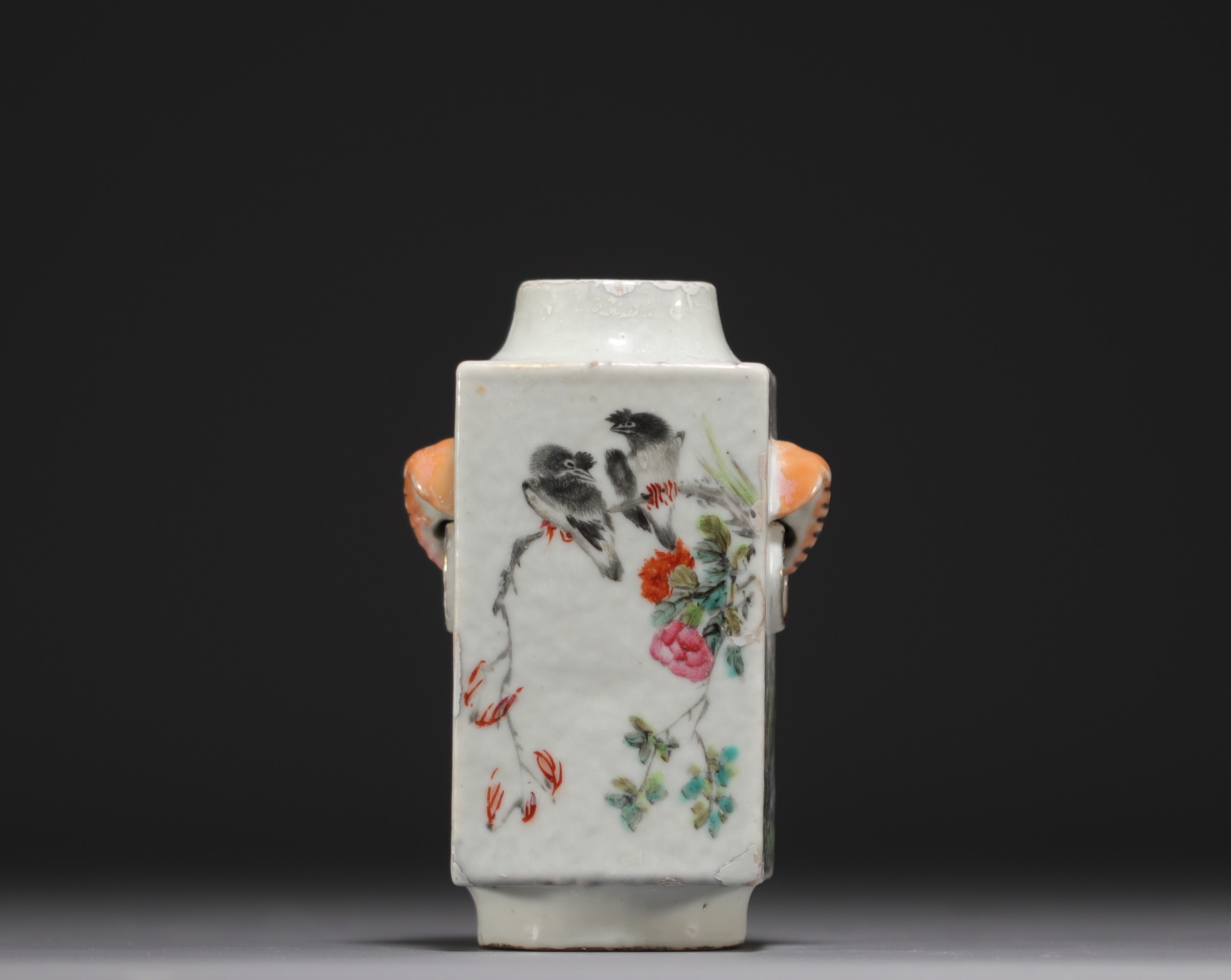 China - Porcelain quadrangular vase decorated with birds. - Image 3 of 5