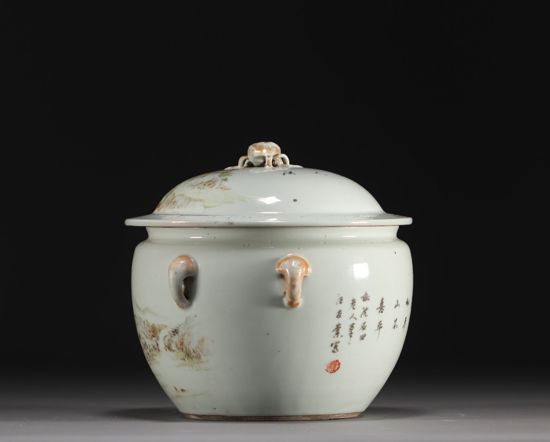 China - Tureen made of porcelain decorated with landscapes, 19th century. - Bild 2 aus 5