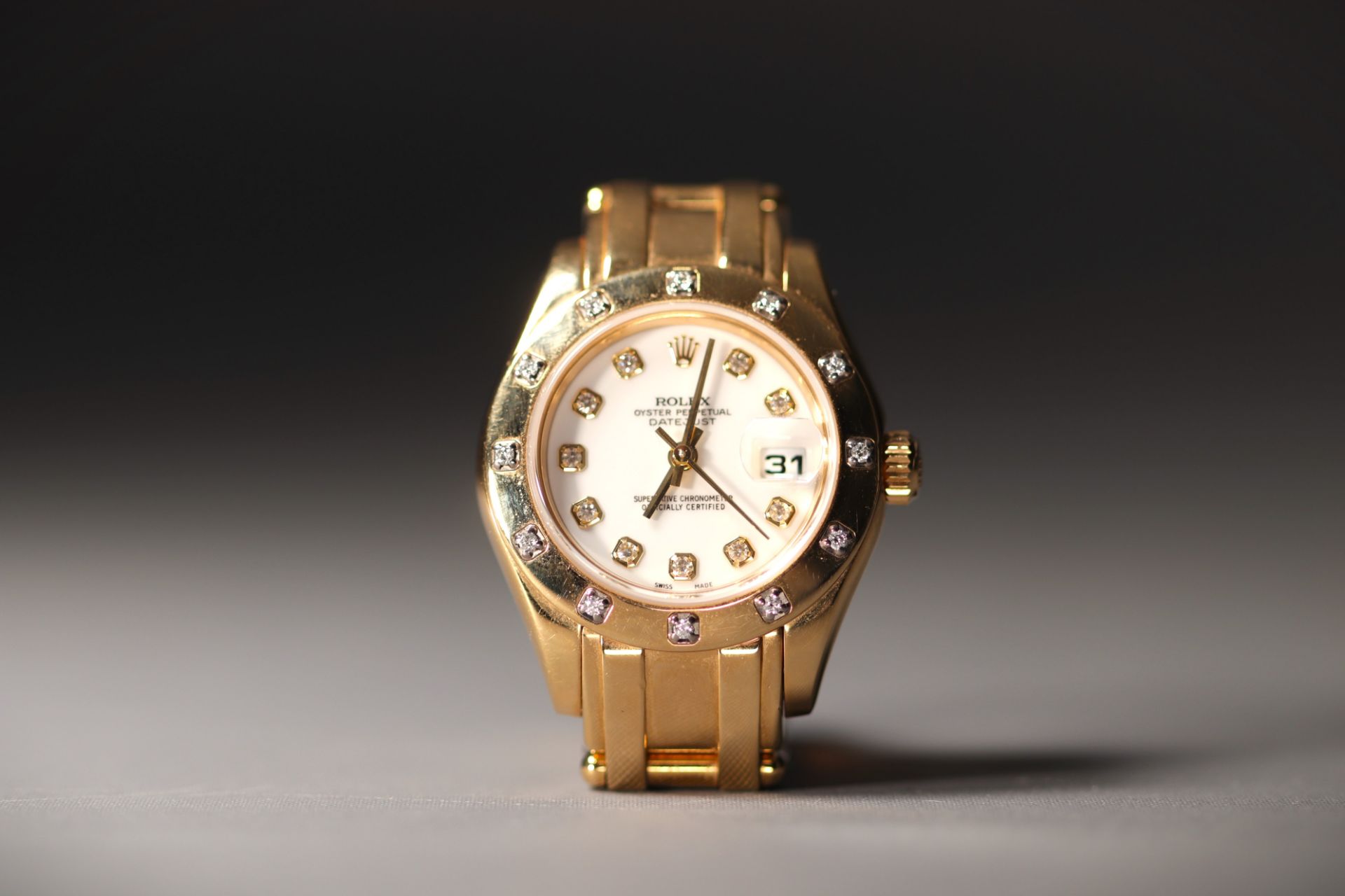 Rolex "Pearlmaster" Oyster Date Perpetual (80318) in 18k yellow gold and diamonds, box and paper, ye - Bild 2 aus 5