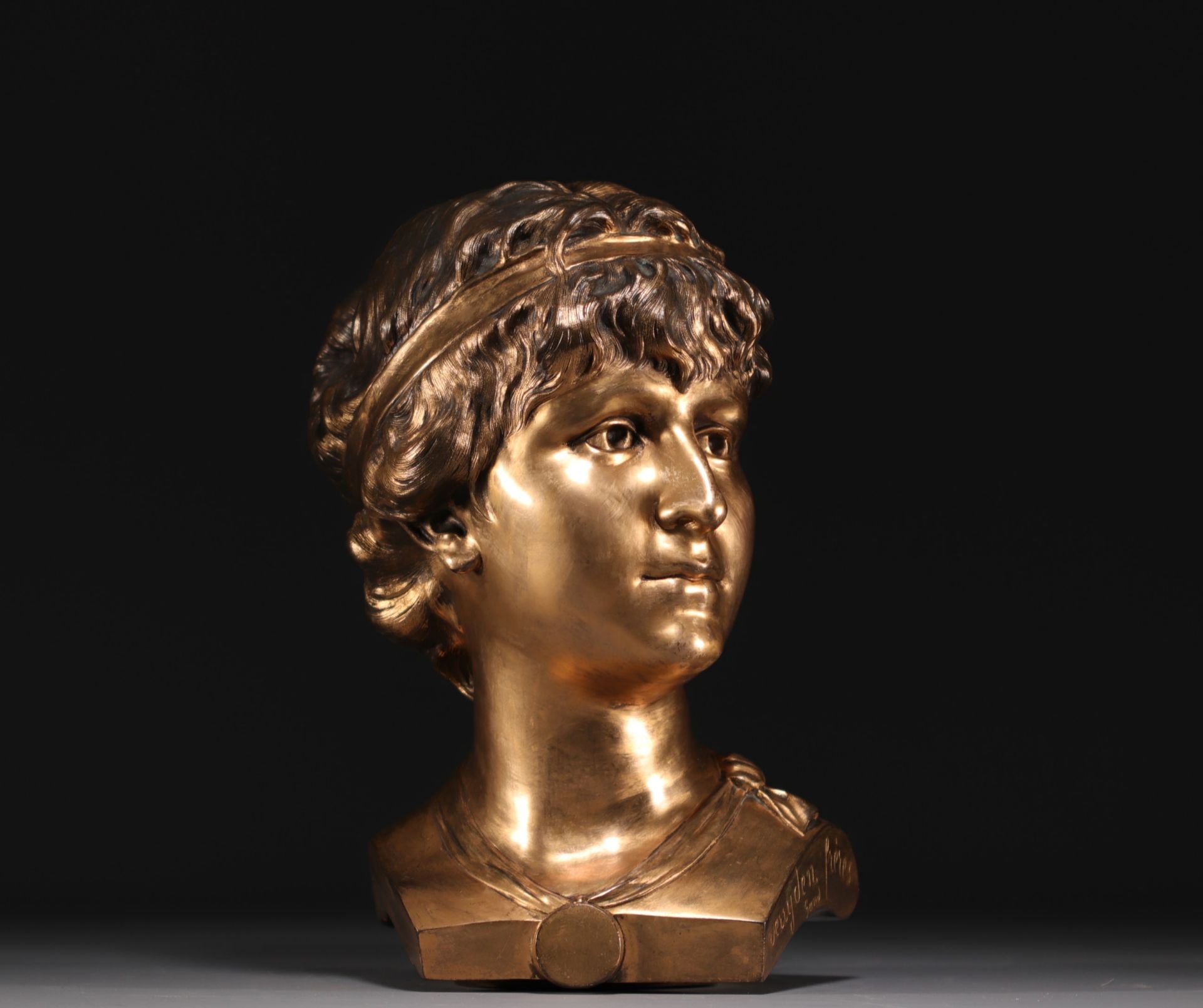 VERRYDEN Freres Gand - Bust of a young man in gilded bronze. - Bild 3 aus 4