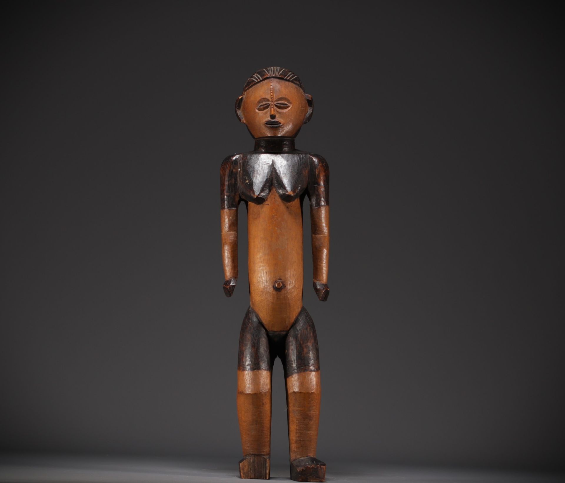 Large Mbanza or Ngbaka figure collected around 1900 - Rep.Dem.Congo - Image 2 of 5