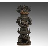 Japan, imposing bronze incense burner, Meiji period.