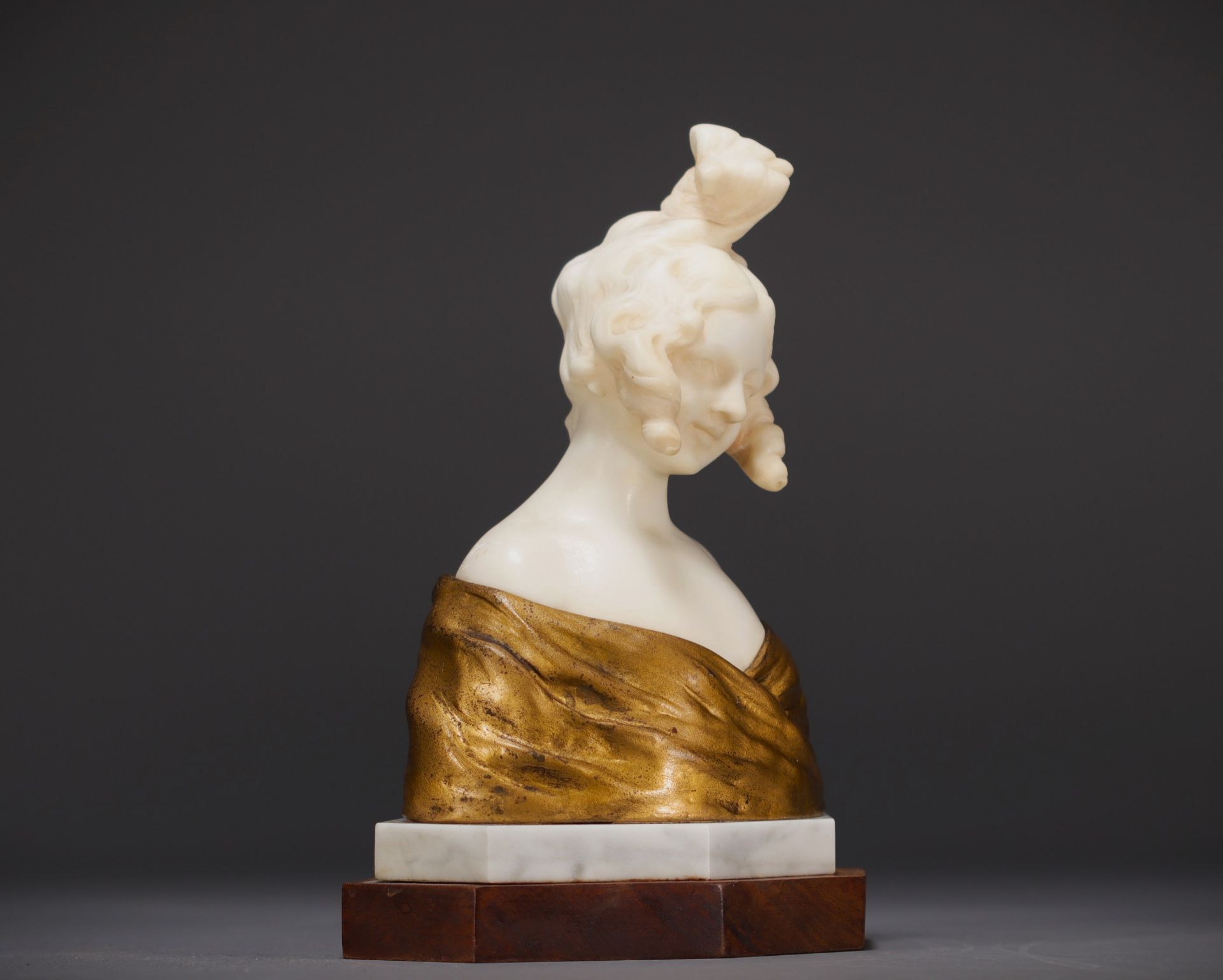 Alphonse Henri NELSON (1854-1919) Elegant bust in marble and gilt bronze. - Image 2 of 5