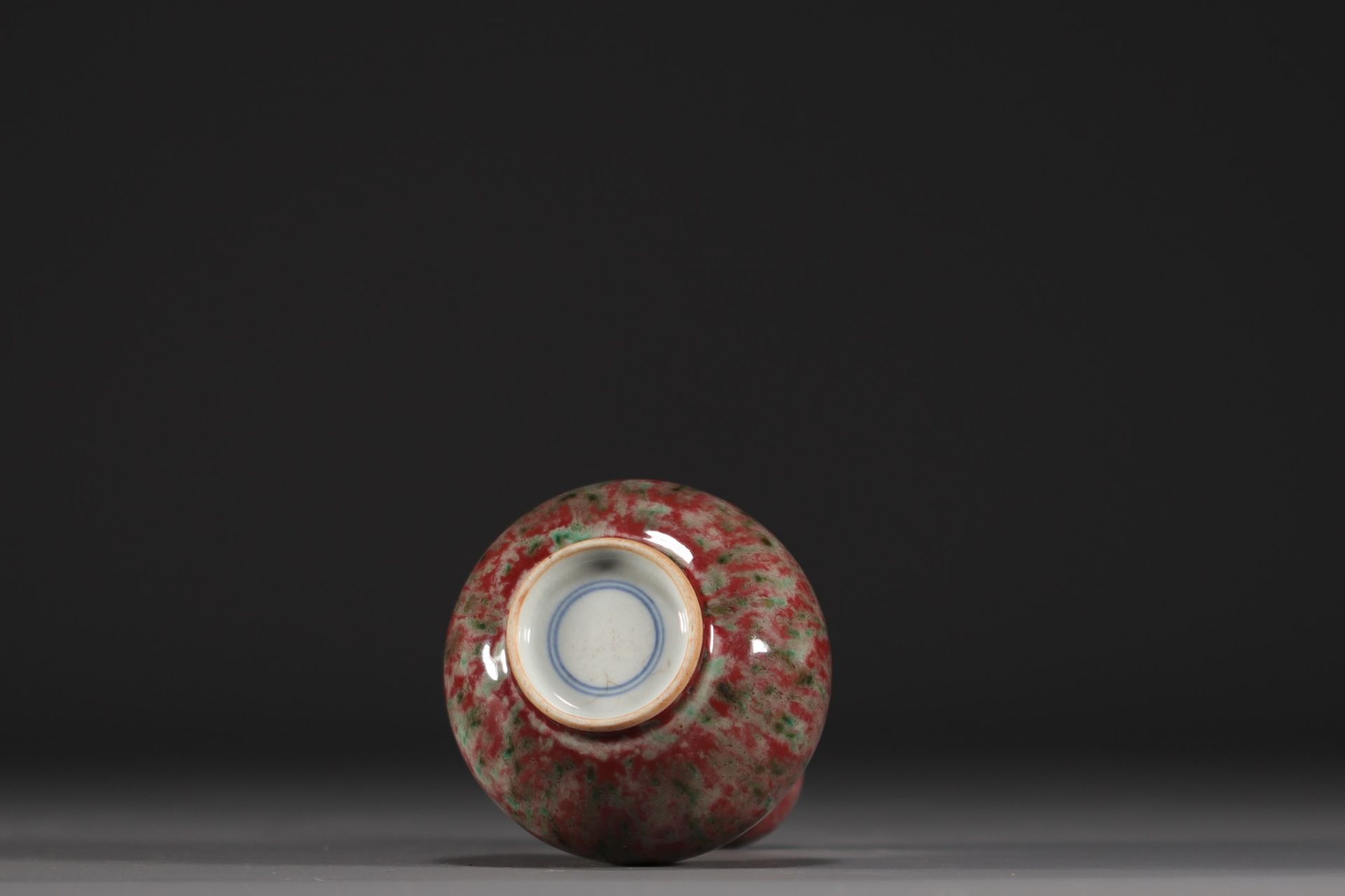 China - Flamed oxblood glaze porcelain vase, circle mark. - Bild 3 aus 3