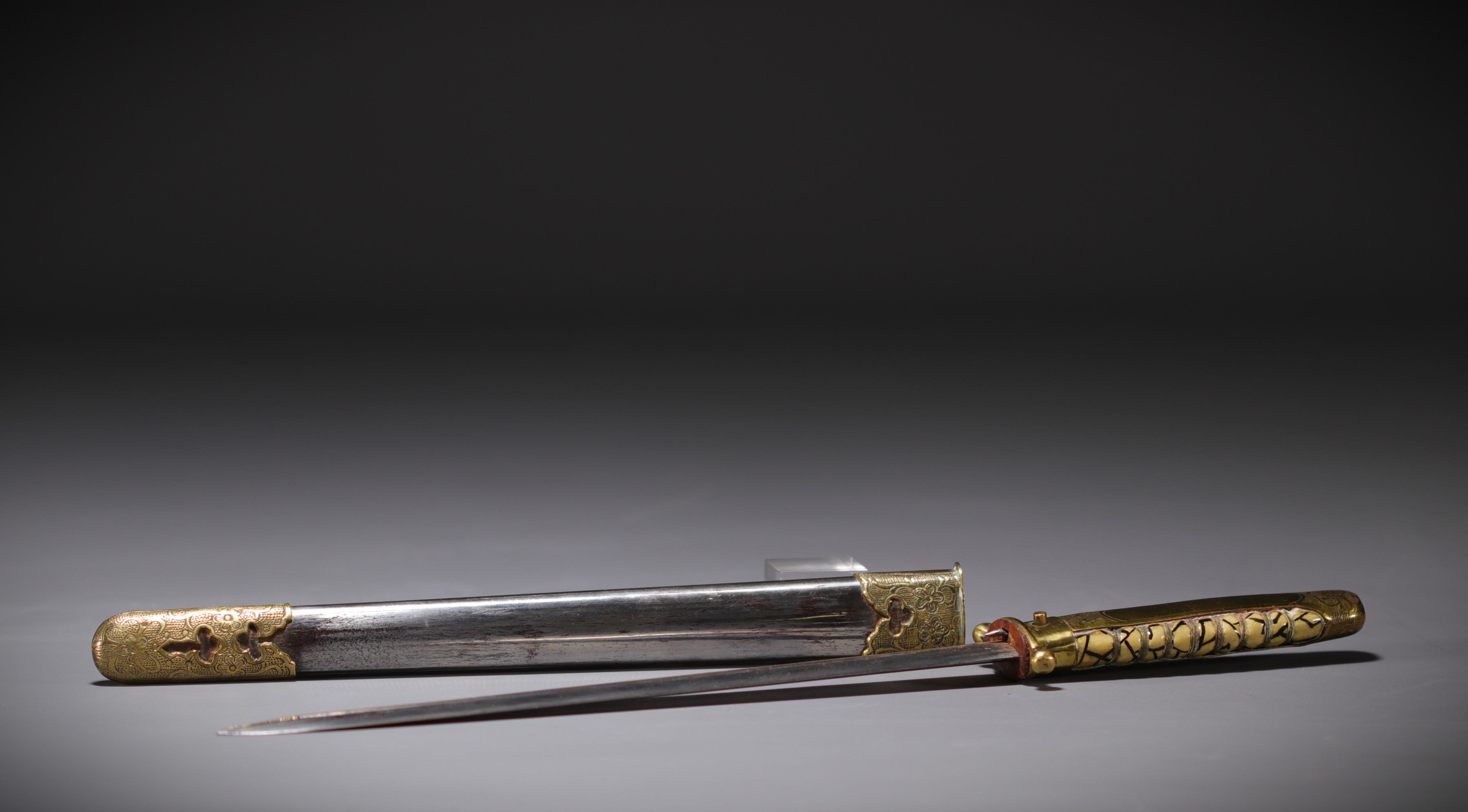 China - World War II nationalist officer's dagger. - Image 3 of 5