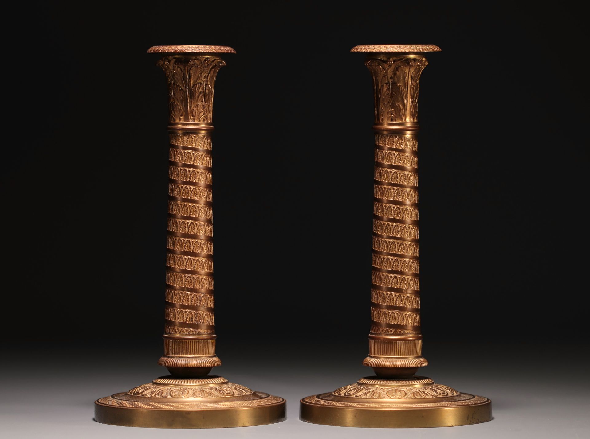 Pair of Empire bronze candlesticks, early 19th century. - Bild 4 aus 4