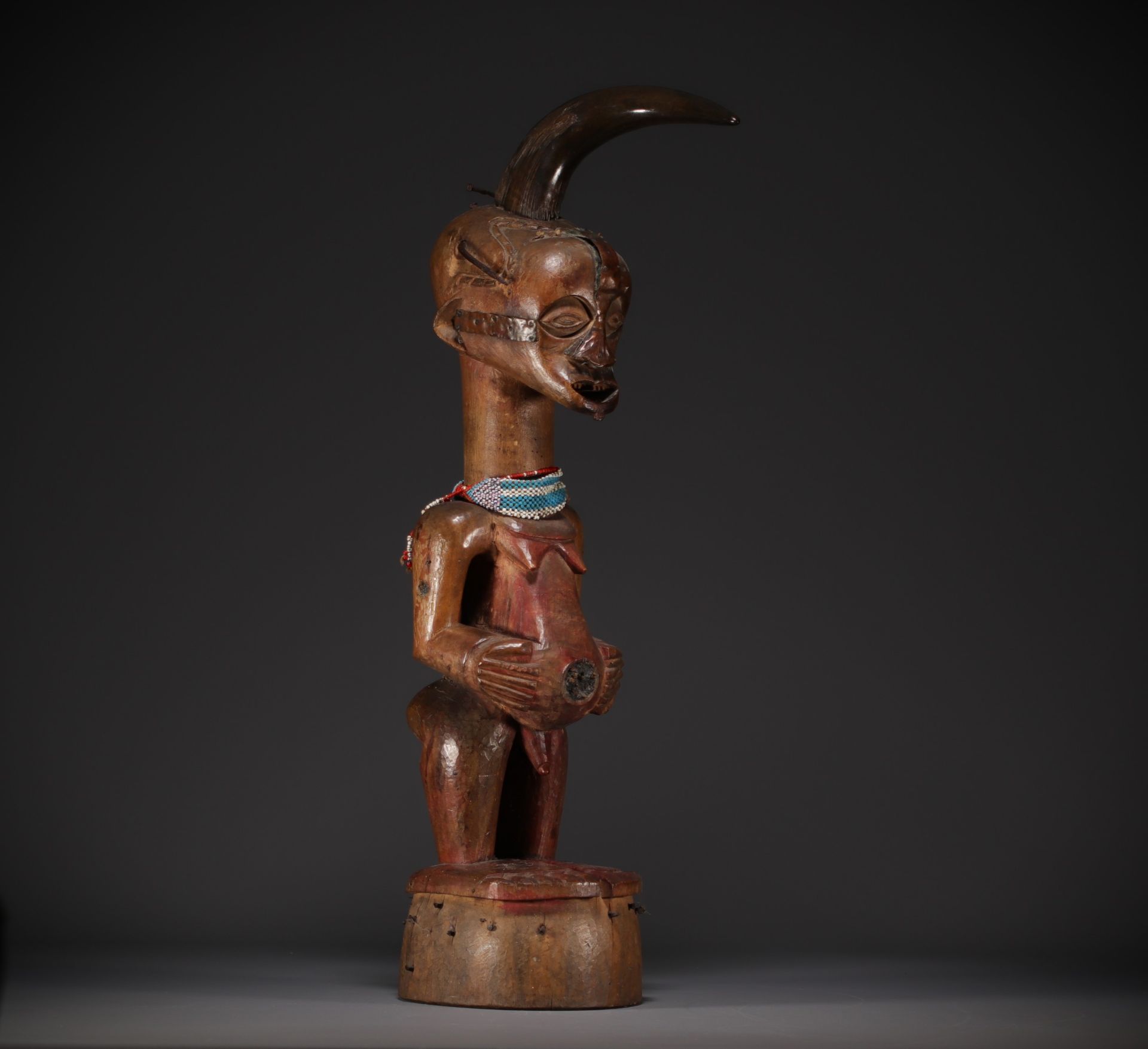 Important SONGYE male statue from the TSHOFA region, collected around 1900.