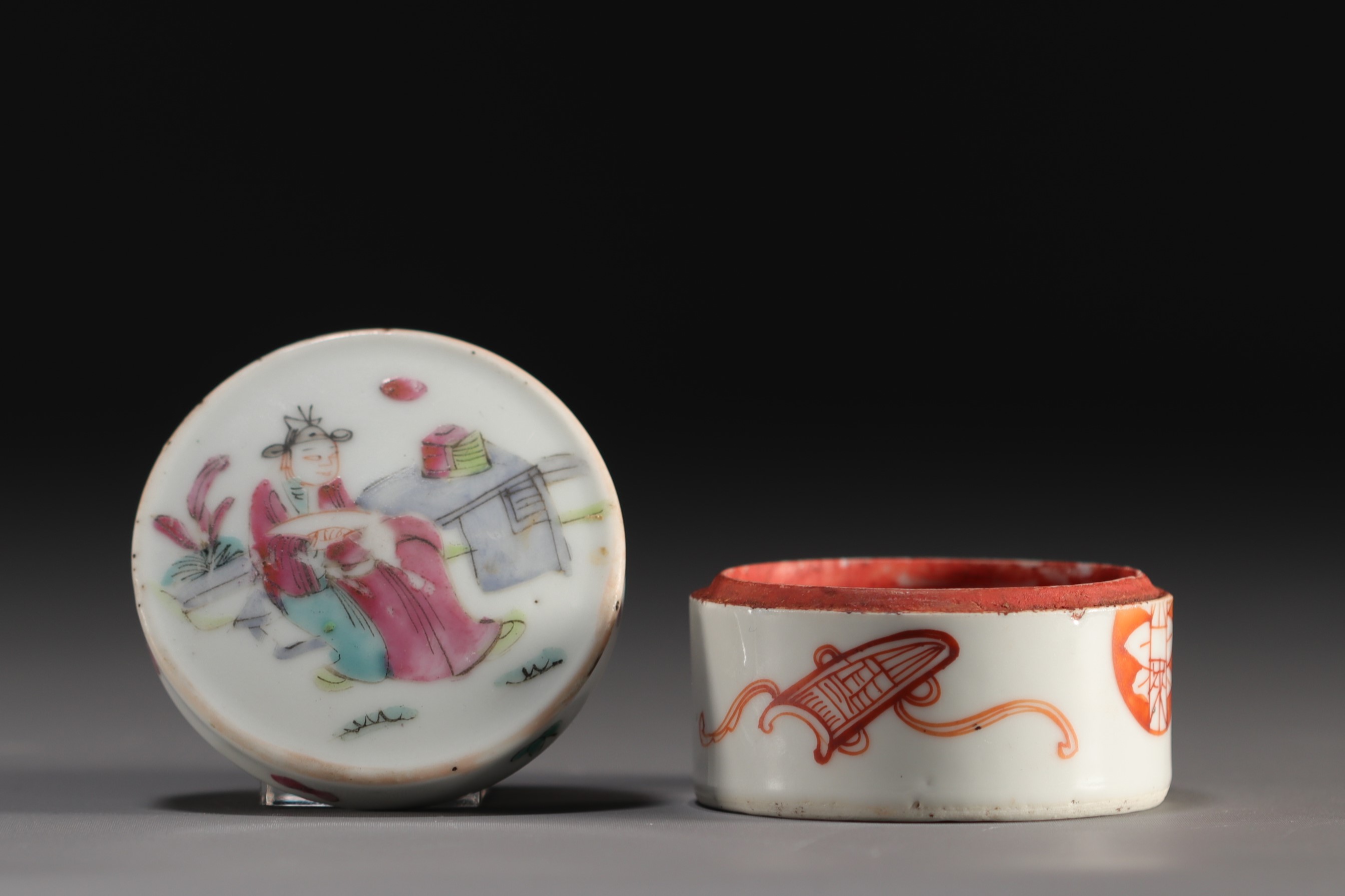 China - Set of three porcelain ink boxes with various decorations. - Image 6 of 6
