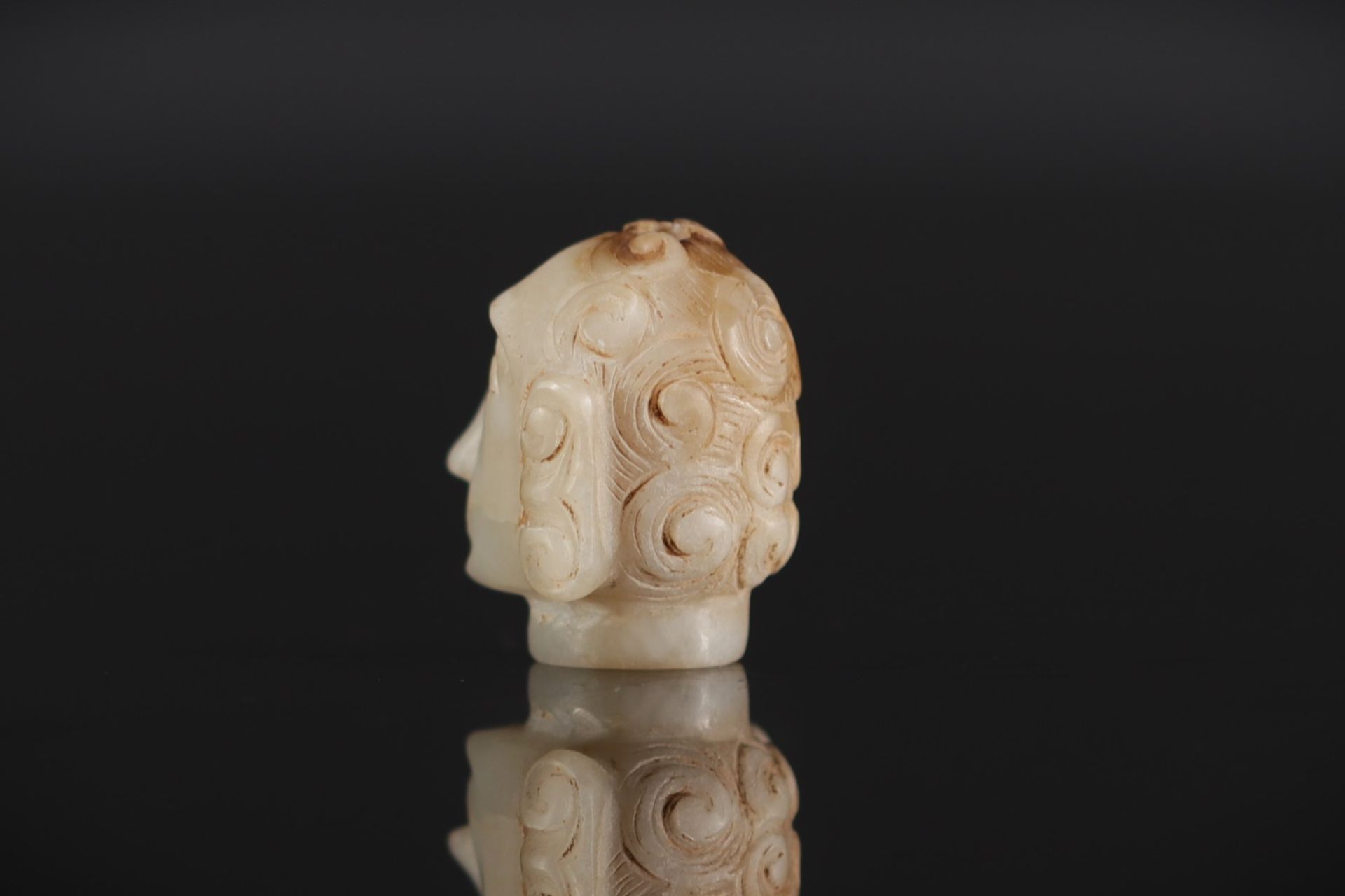 India - Carved jade head, 17th century - Image 4 of 6