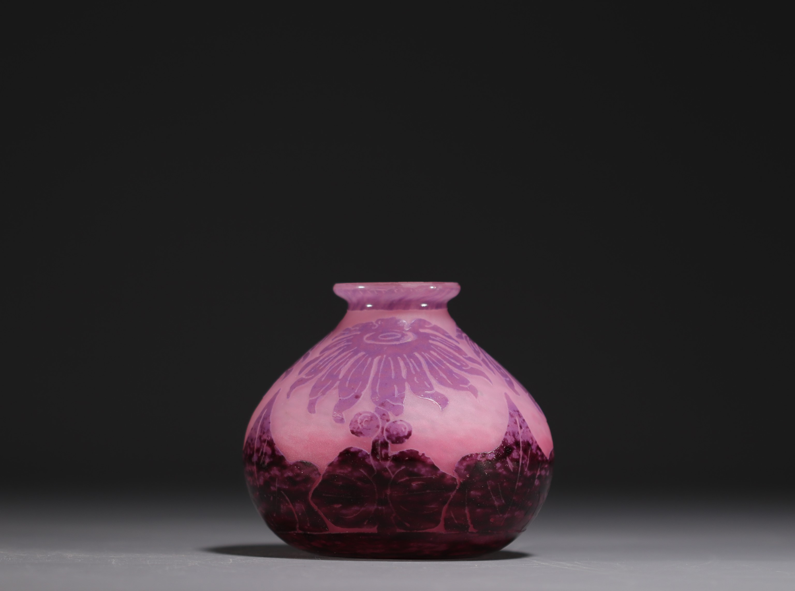 Le Verre Francais - Acid-etched multi-layered glass vase decorated with dahlias, signed. - Image 2 of 4
