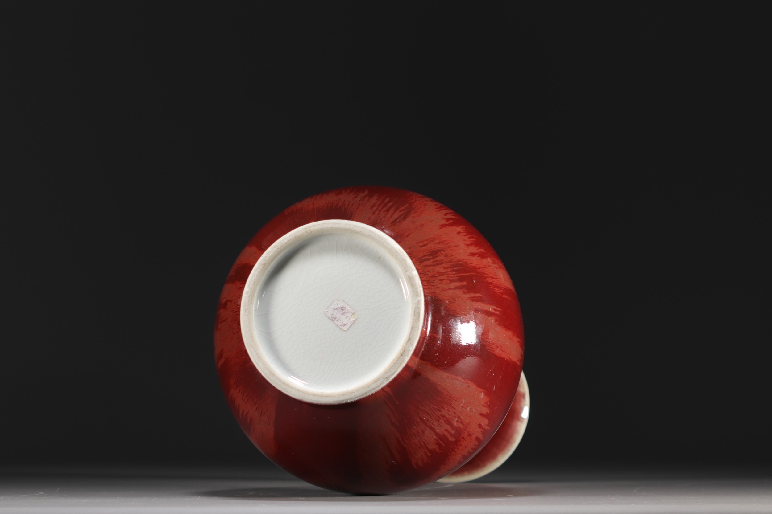 China - Oxblood porcelain vase, Qing period. - Image 5 of 5