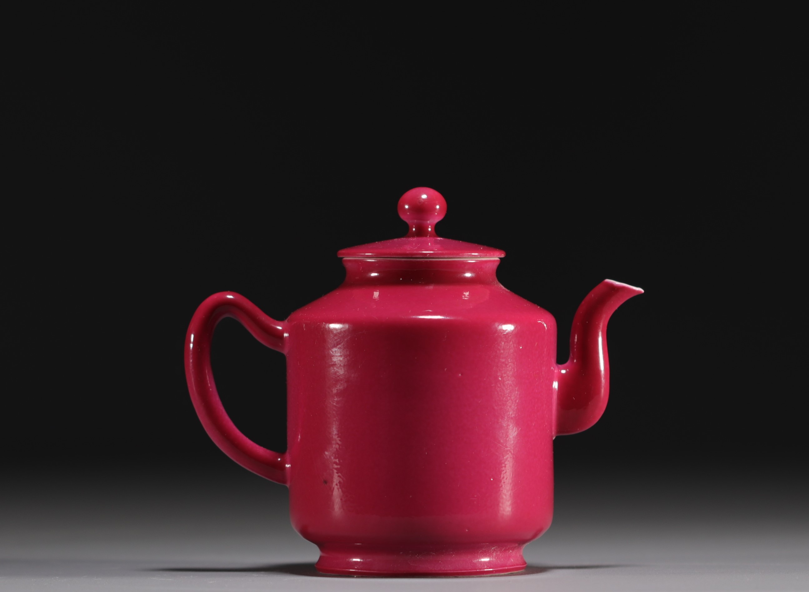 China - Monochrome ruby porcelain teapot, 19th century.
