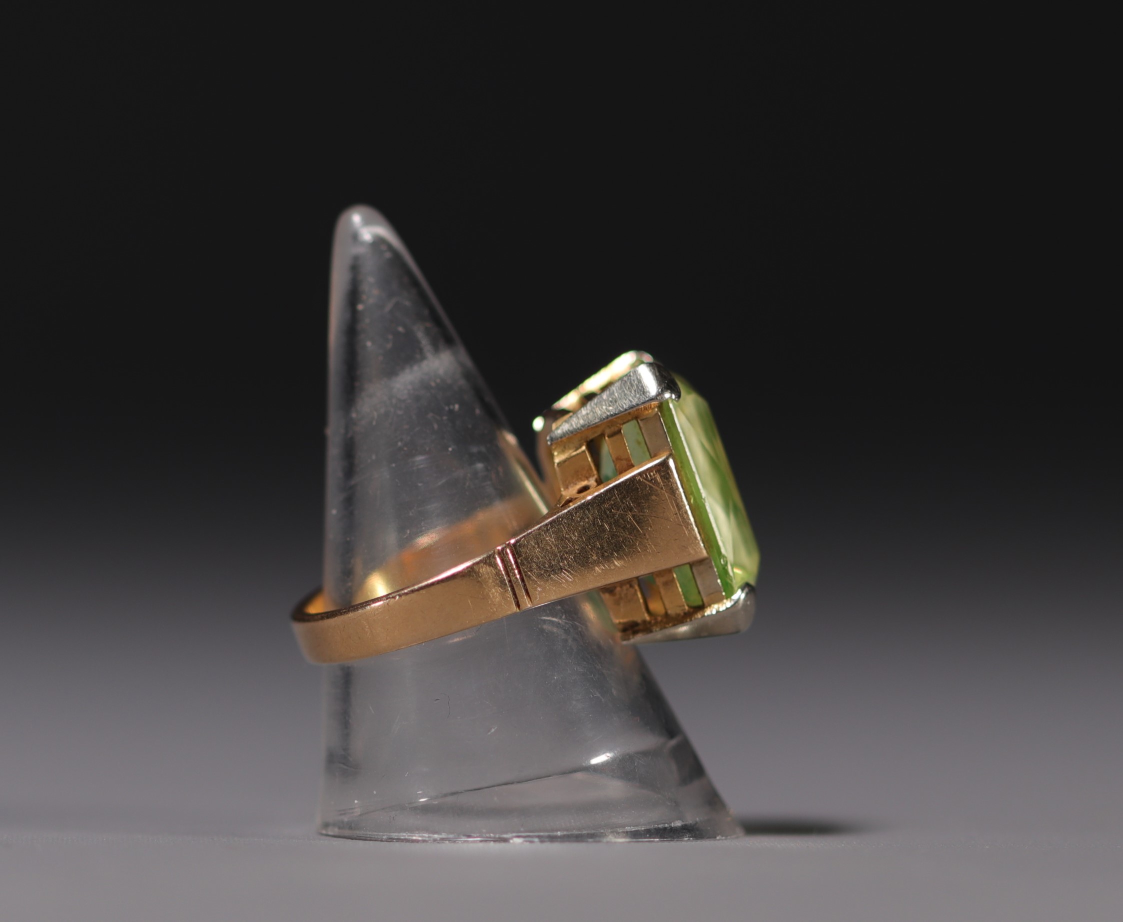 18K yellow gold and octagon-cut amethyst ring weighing 10g. - Image 3 of 3