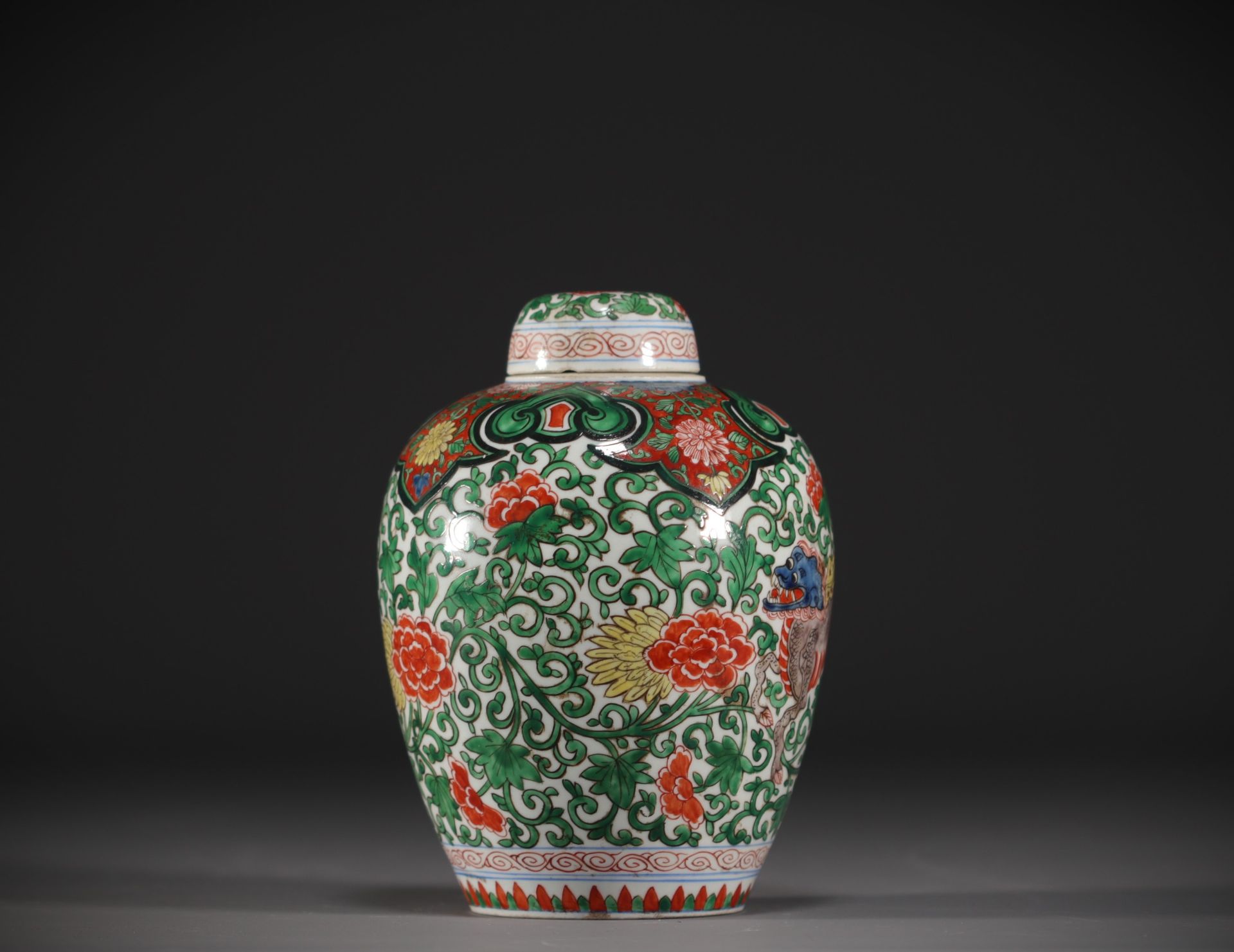 China - Porcelain ginger pot decorated with chimeras. - Image 3 of 4