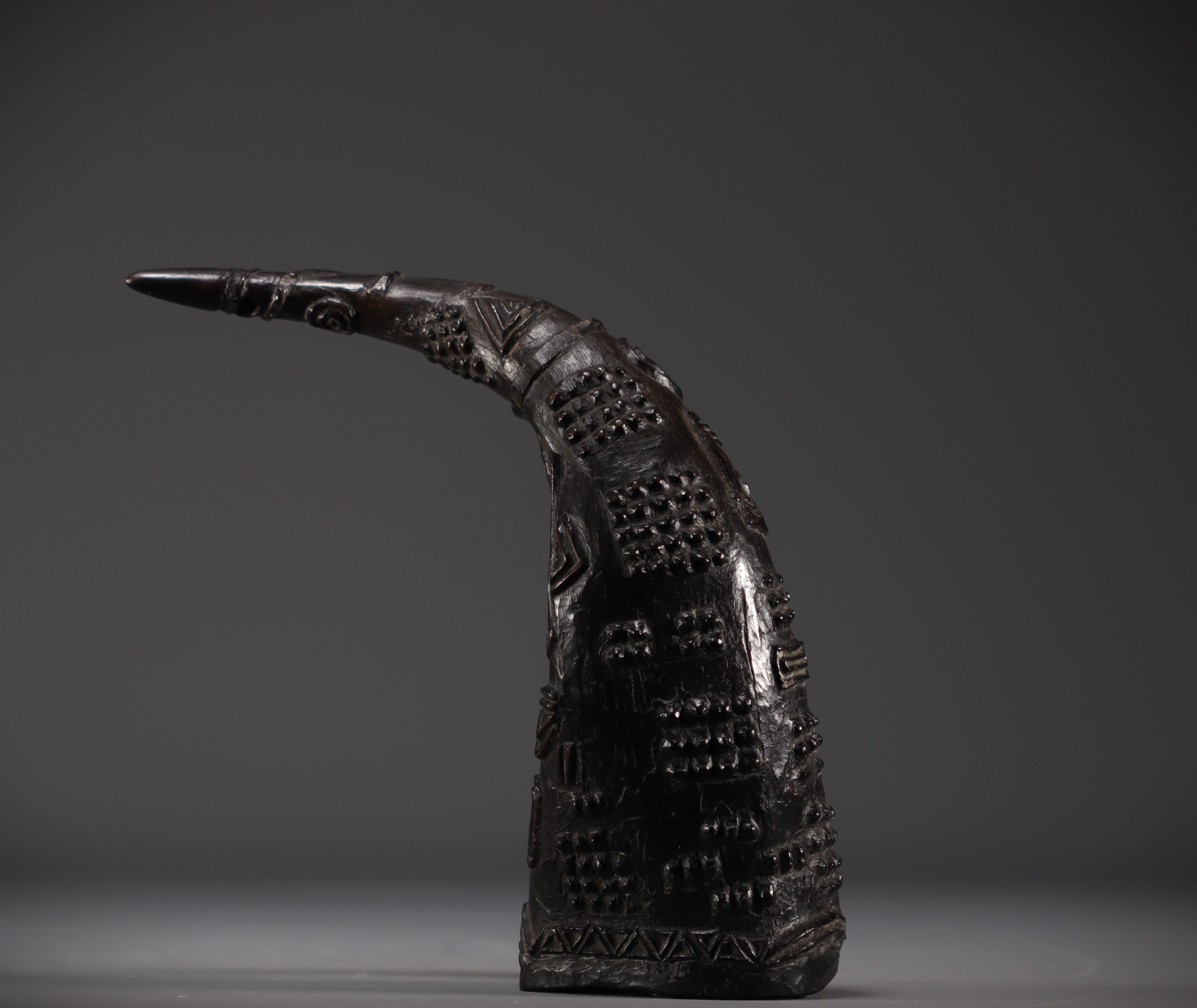 Buffalo horn libatory cup - Kuba - Rep.Dem.Congo - Image 3 of 4