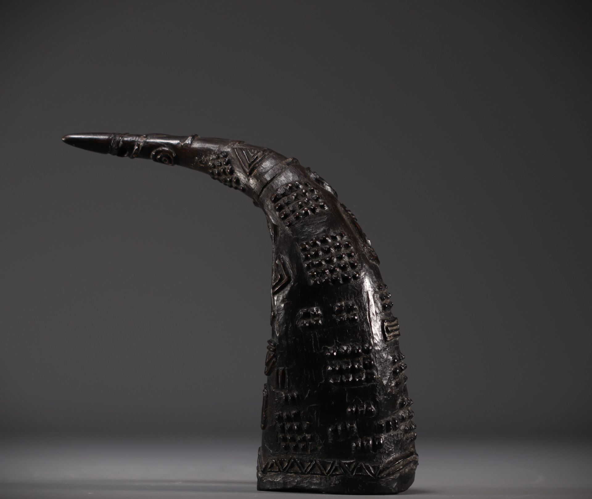 Buffalo horn libatory cup - Kuba - Rep.Dem.Congo - Image 3 of 4