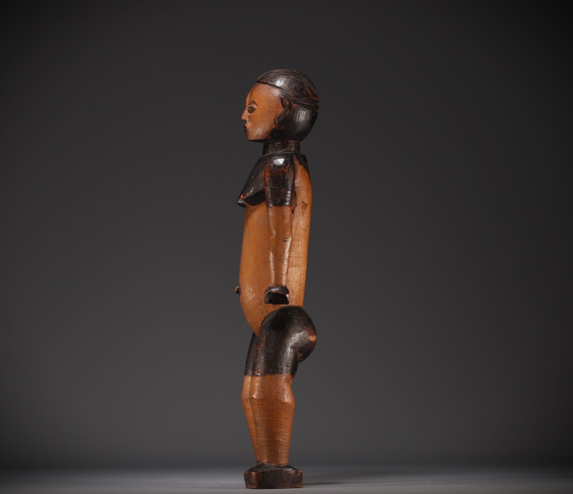 Large Mbanza or Ngbaka figure collected around 1900 - Rep.Dem.Congo - Image 4 of 5