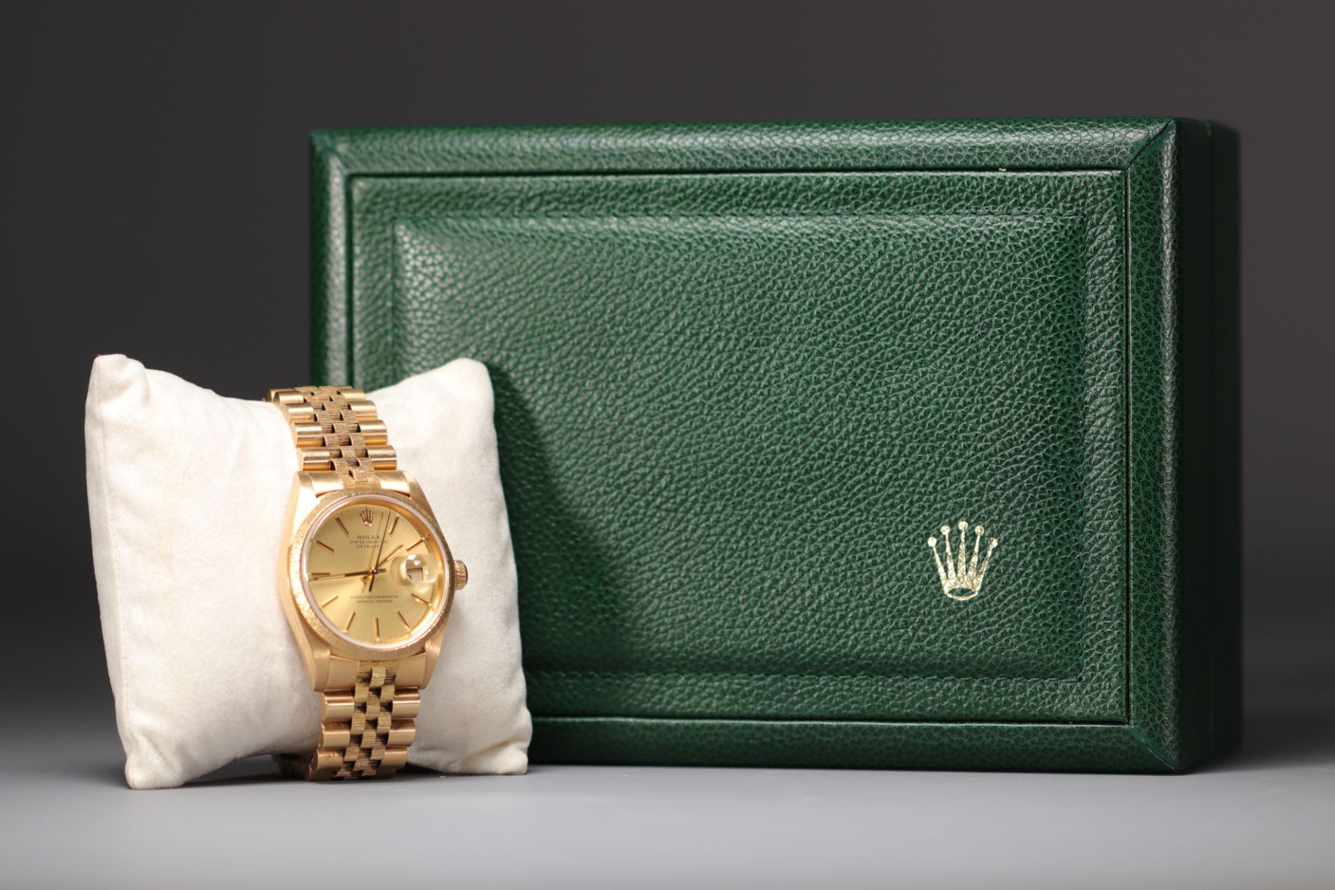 Rolex Oyster Perpetual Datejust (16078) in 18k yellow gold, "Jubilee" bracelet, Full Set, year 1980.