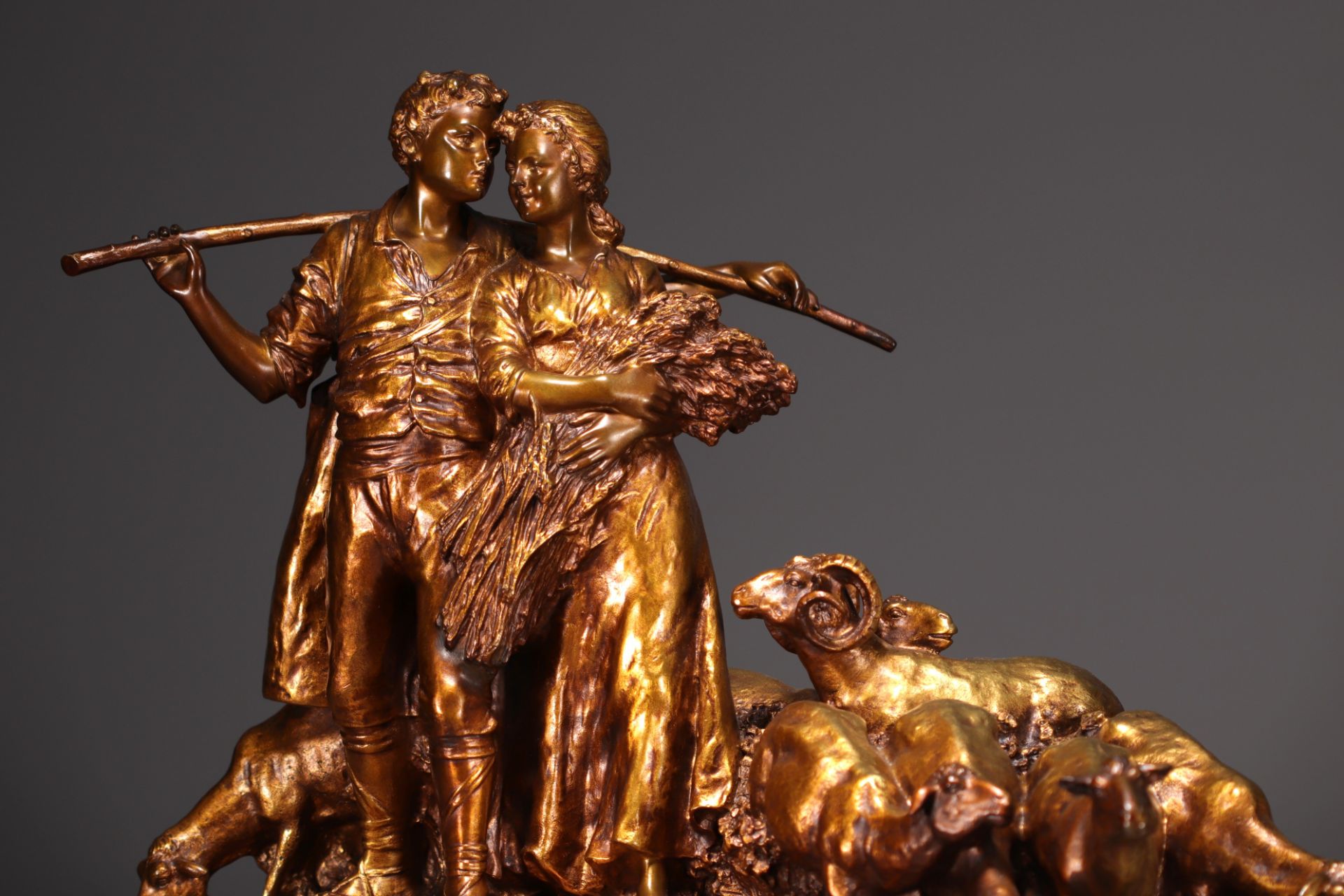 Joseph d'ASTE (1881-1945) "Couple of shepherds and sheep" Bronze with golden patina on marble base. - Bild 2 aus 4