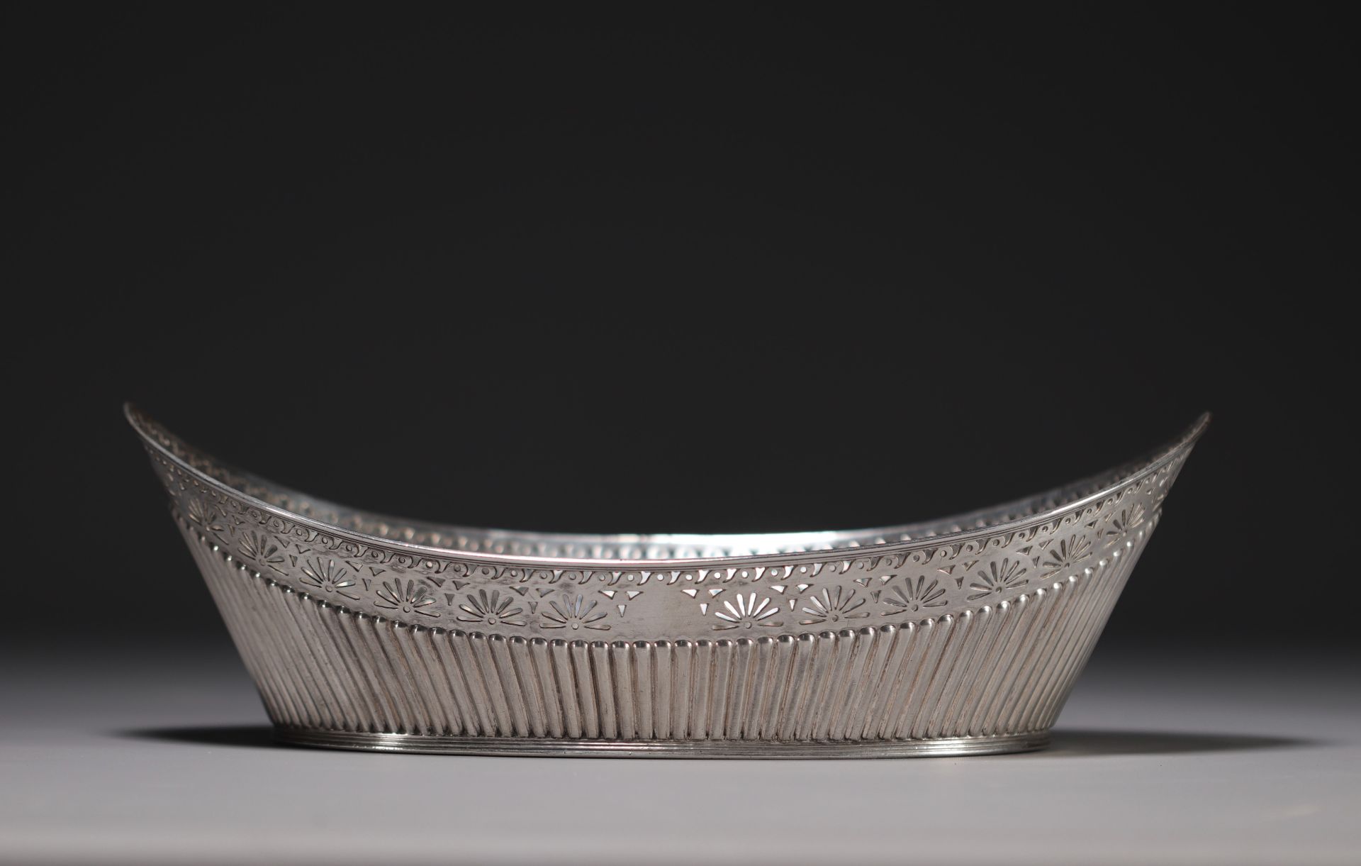 Bread basket in solid silver, hallmarked JD&S. - Bild 3 aus 6