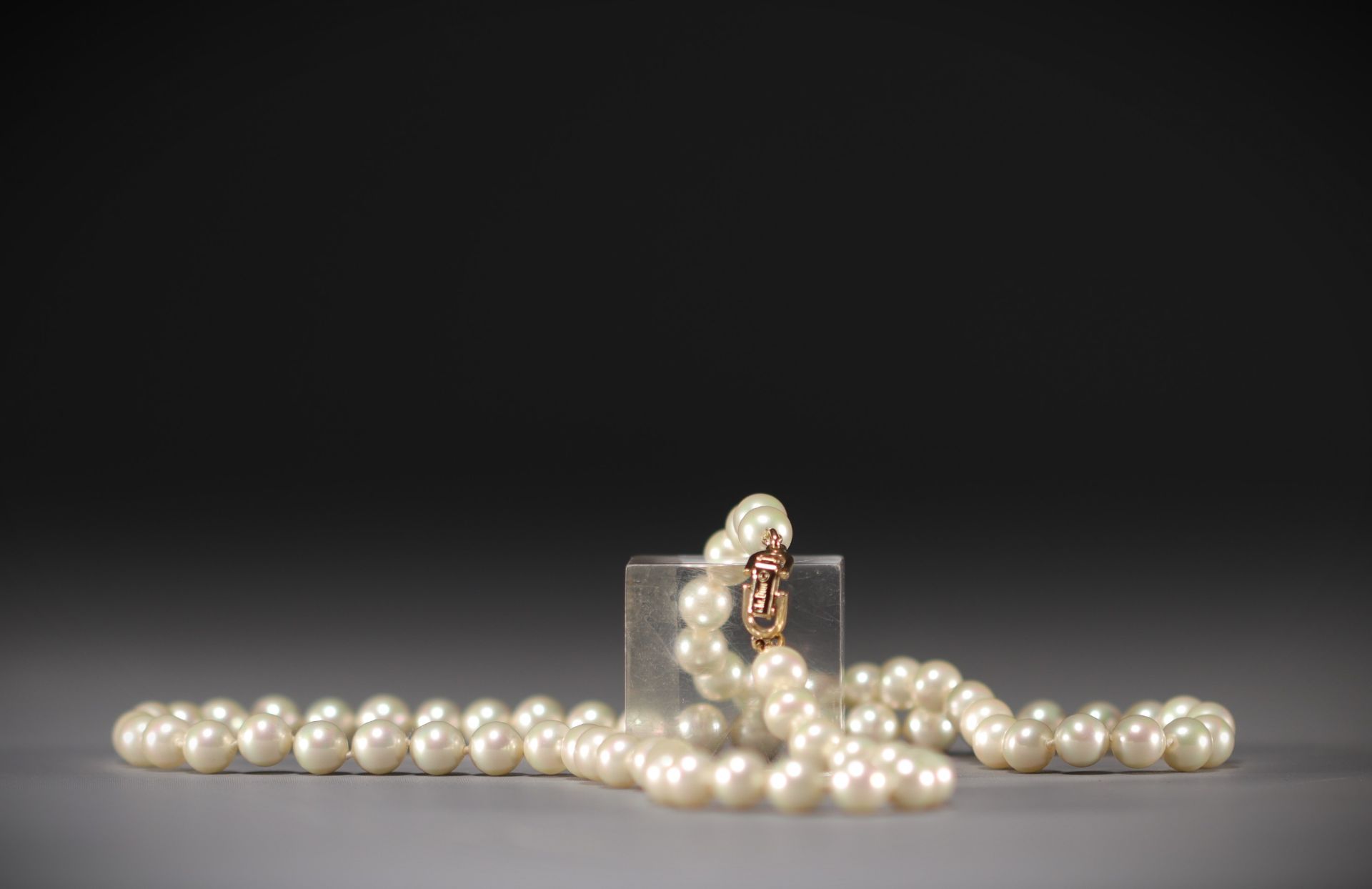 Christian DIOR - Pearl necklace, gold clasp, signed. - Bild 3 aus 3