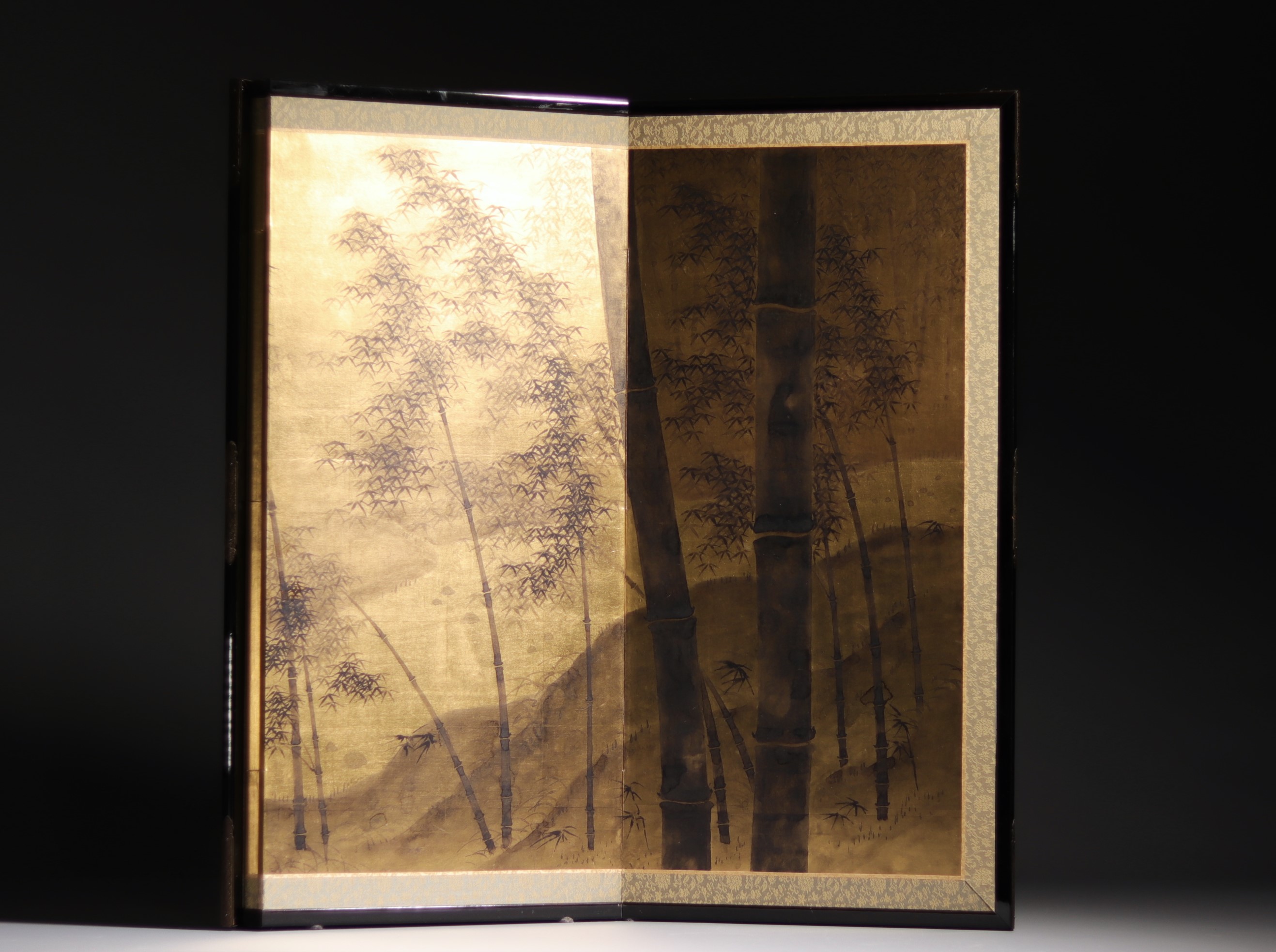 Japan - Gilded folding screen with bamboo landscape. - Image 3 of 4