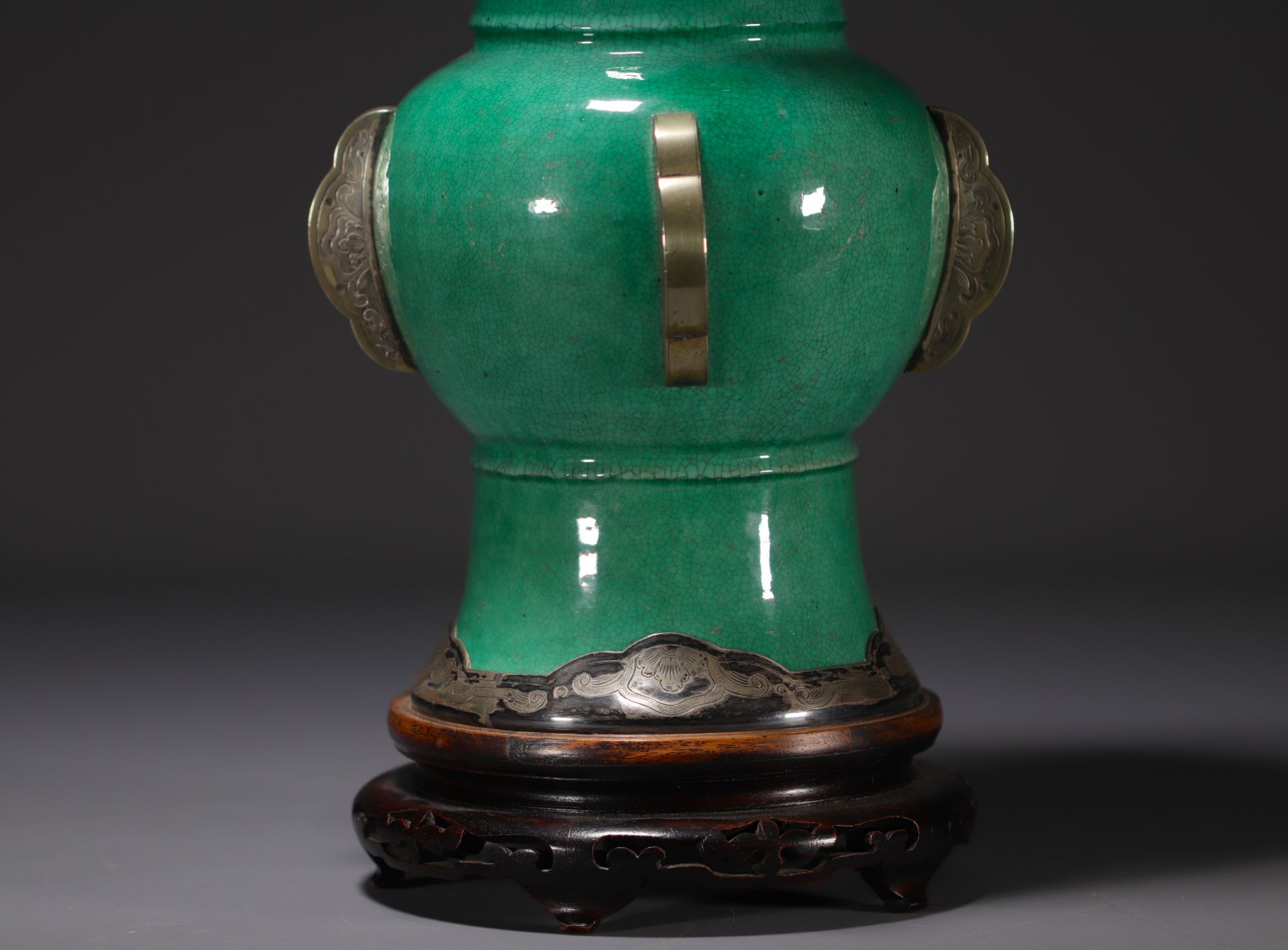 China - Large green monochrome porcelain vase, silver mounting. - Bild 5 aus 5