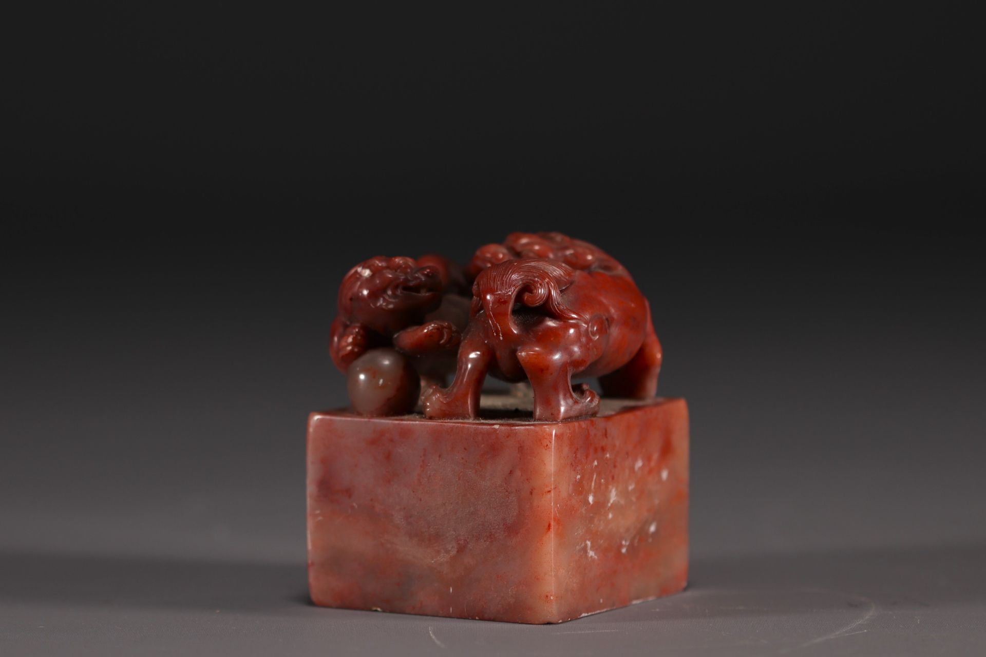 China - Carved stone seal surmounted by two lions, calligraphy, Qing period. - Bild 8 aus 9