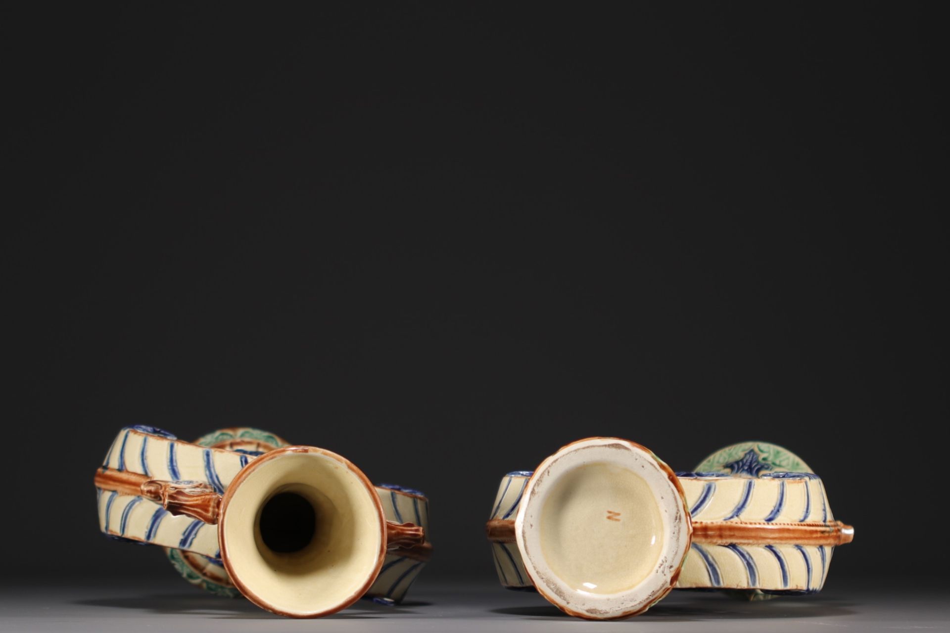 Pair of Wasmuel earthenware openwork "Buire" vases, circa 1900. - Bild 3 aus 3